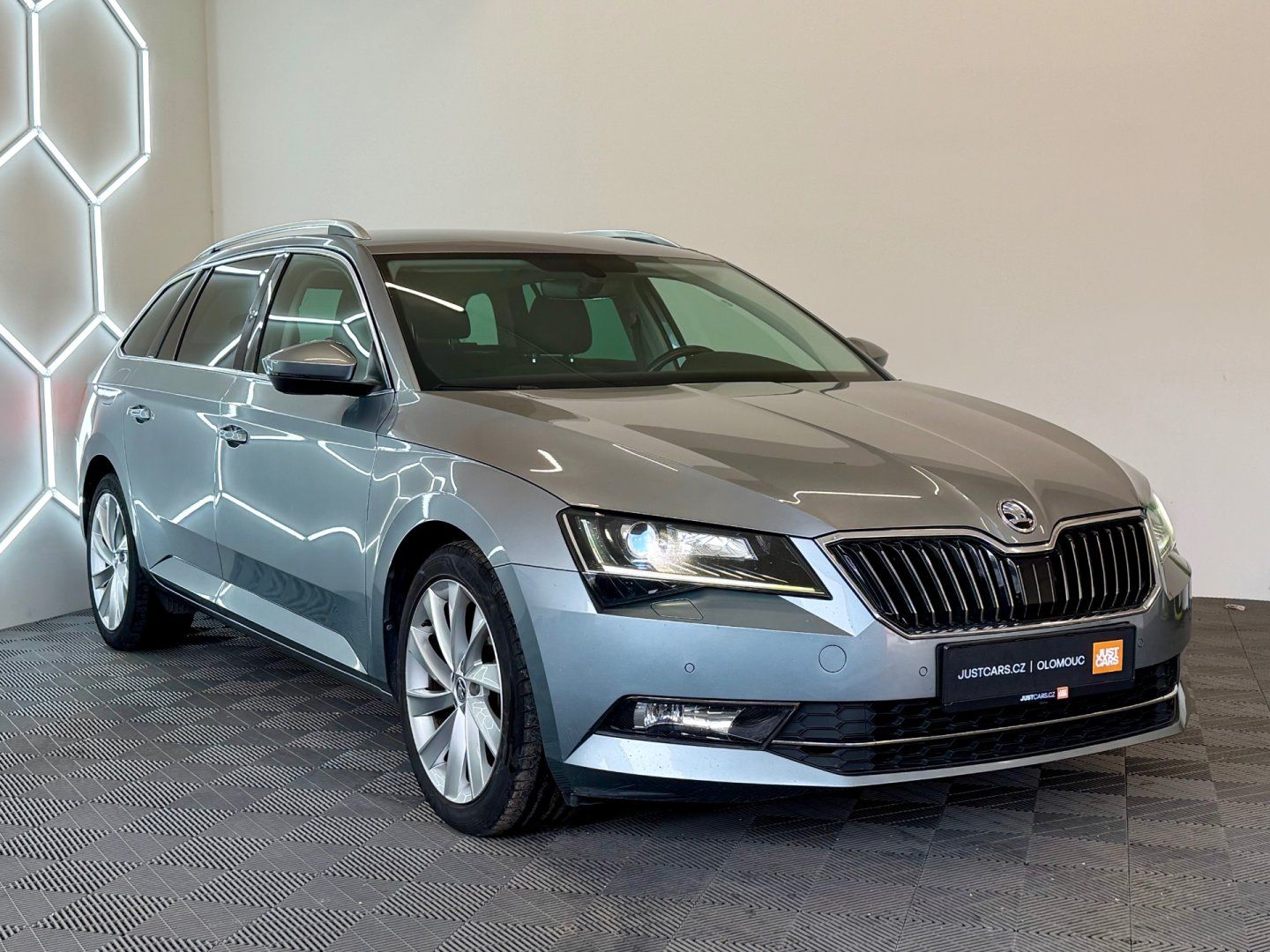 Škoda Superb, 2.0 TDI 110 kW DSG/STYLE - fotka 3