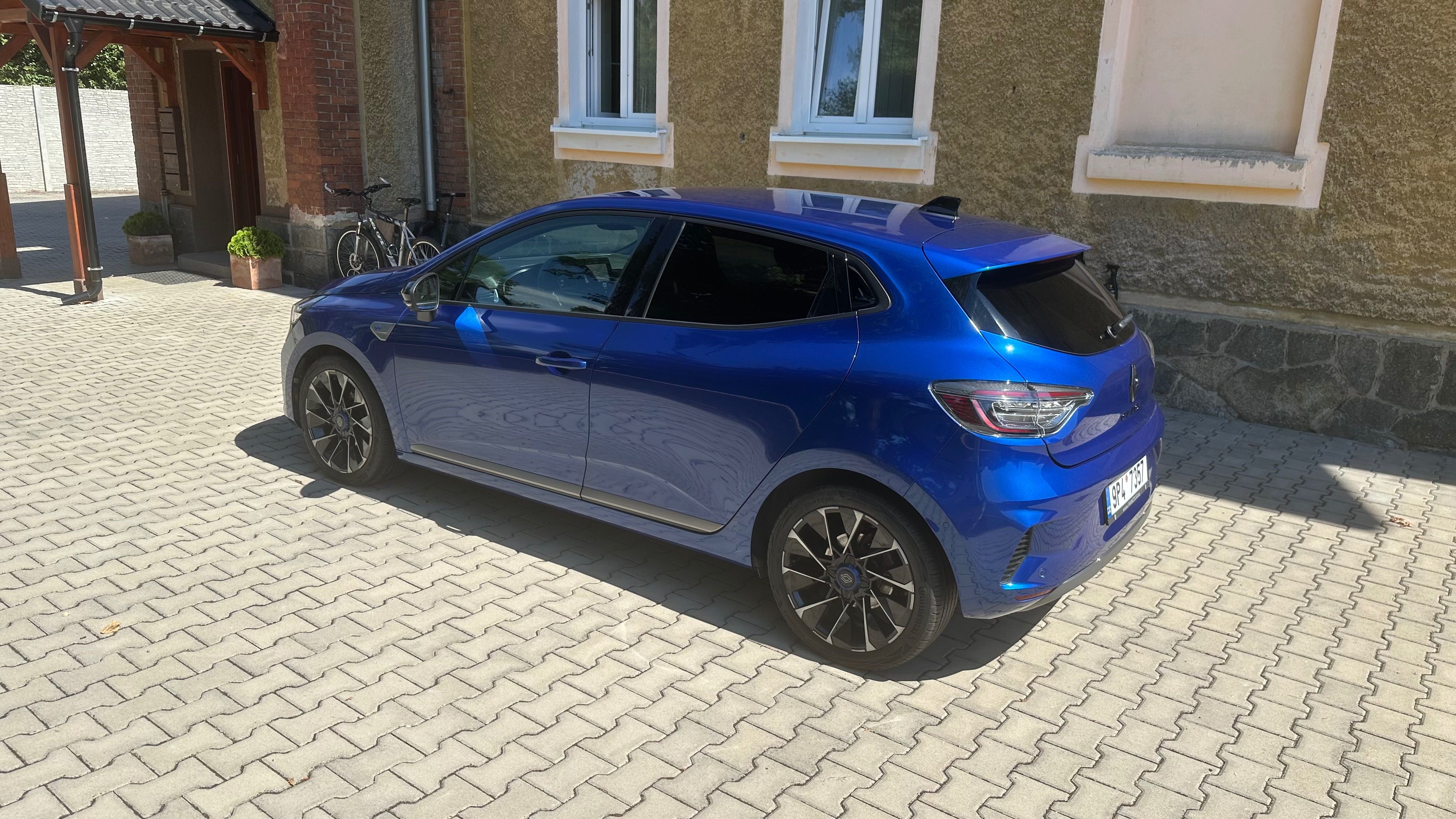 Renault Clio, 1.6 hybrid Esprit Alpine - fotka 5