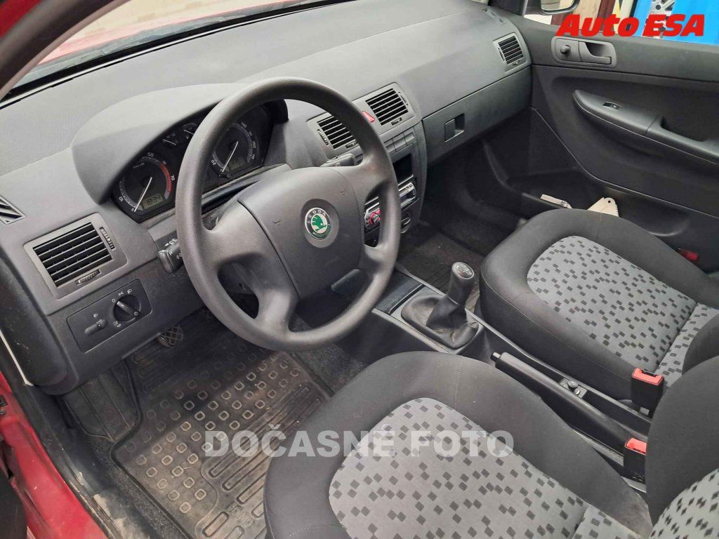 Škoda Fabia, 1.2i,2.maj,ČR - fotka 3