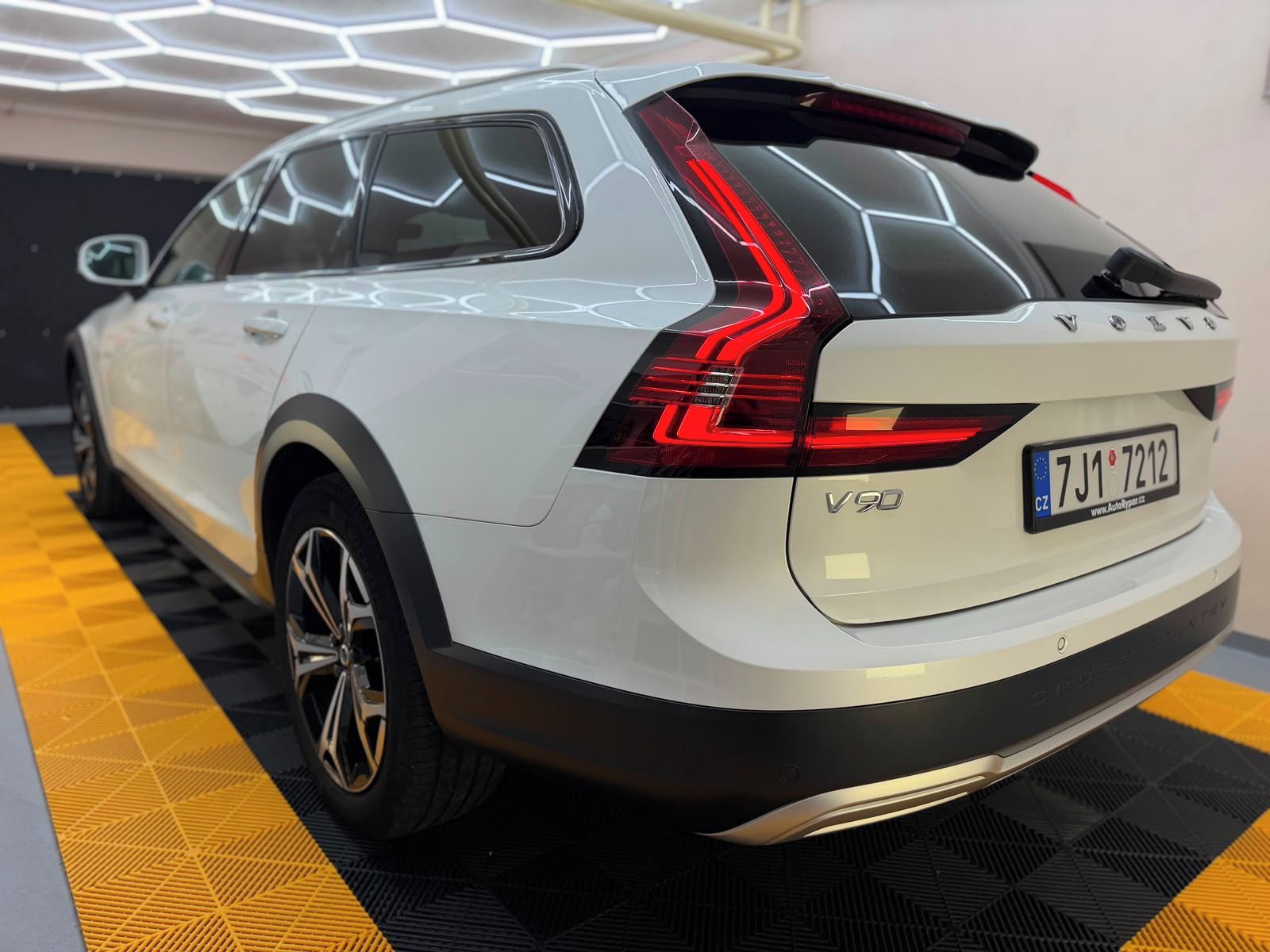 Volvo V90, Volvo V90, 173kw - fotka 3