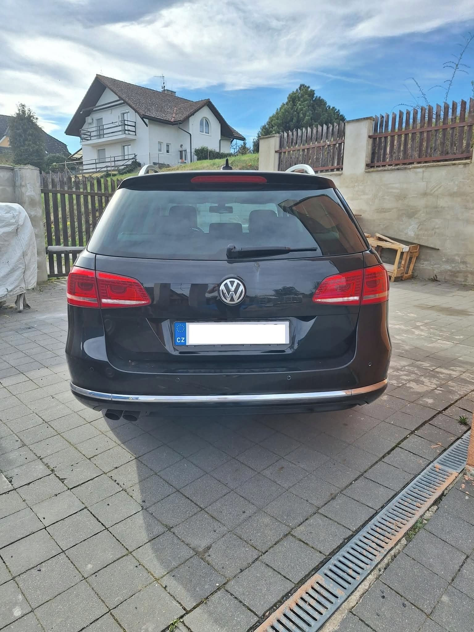 Volkswagen Passat, 2.0 TDI 130 kW, automat - fotka 4