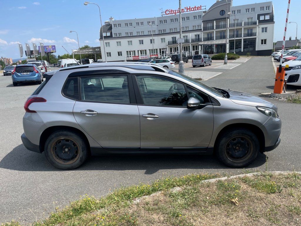 Peugeot 2008, Active 1,2i MT5, ČR - fotka 6