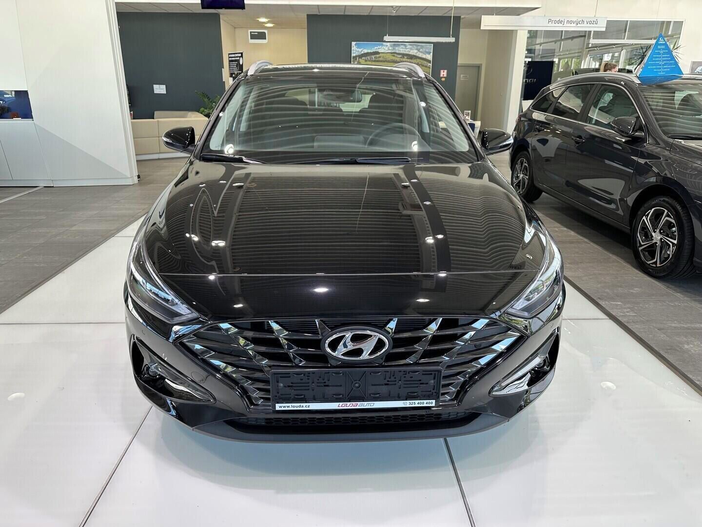 Hyundai i30, WG MY23 Smart 1,0 T-GDI 88 kW - fotka 2