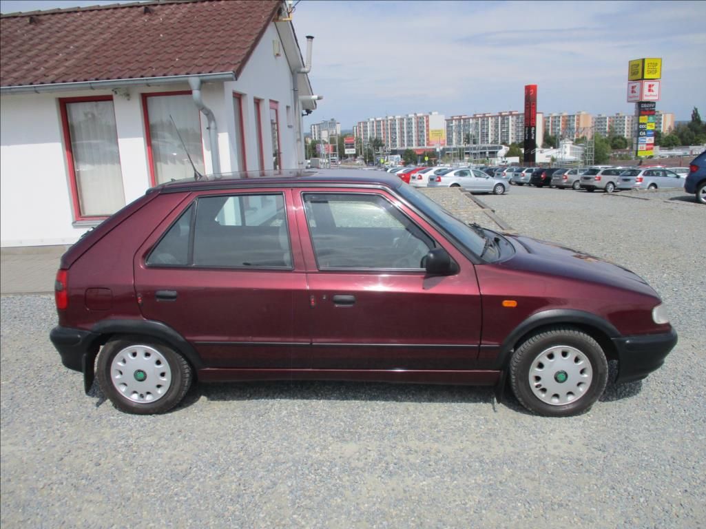 Škoda Felicia, 1,3 GLXi, 50kW, + 4x pneu, - fotka 4