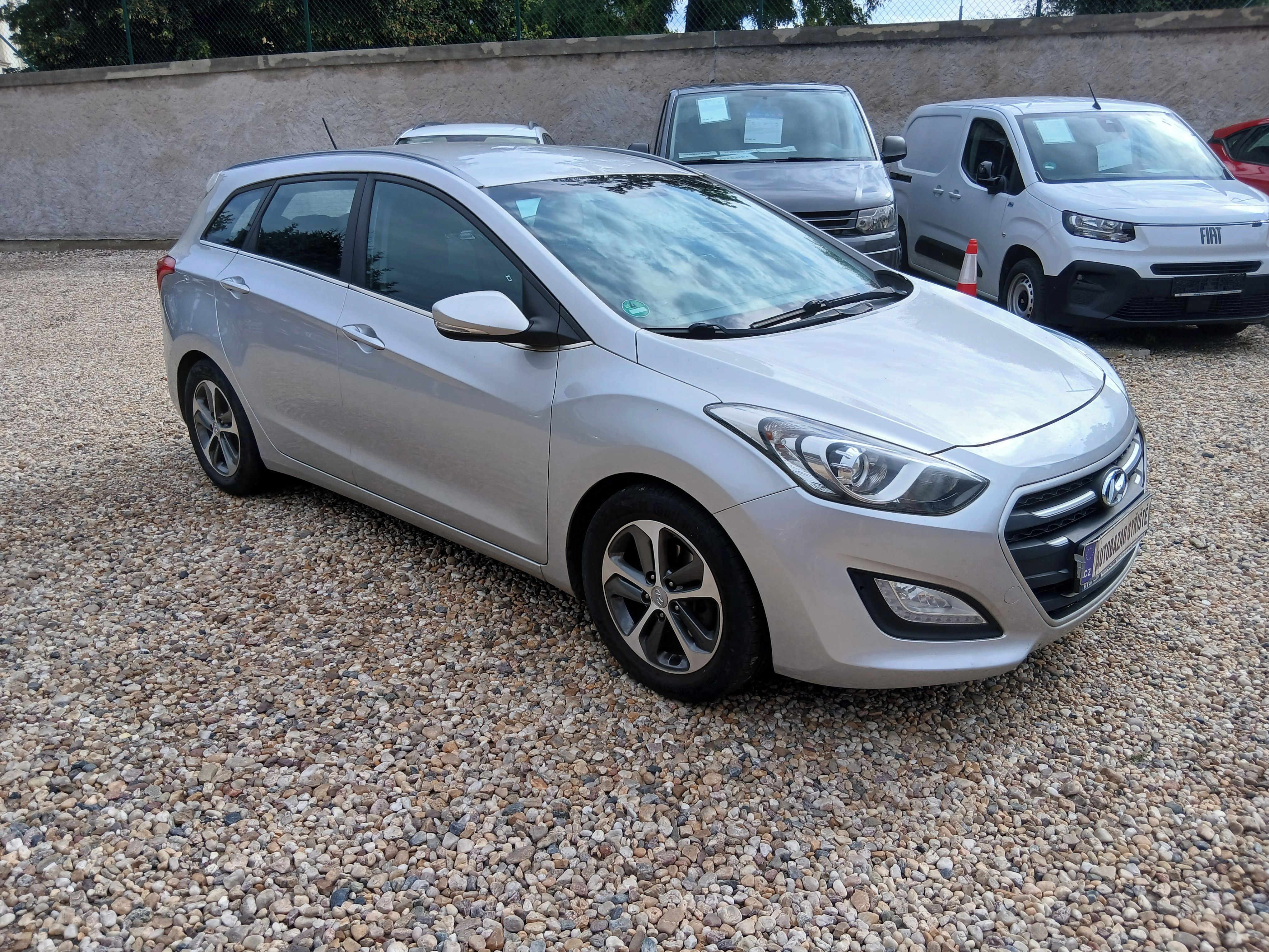 Hyundai i30, 1.6CRDi 81KW DPH,ČR +Zim.kola - fotka 3