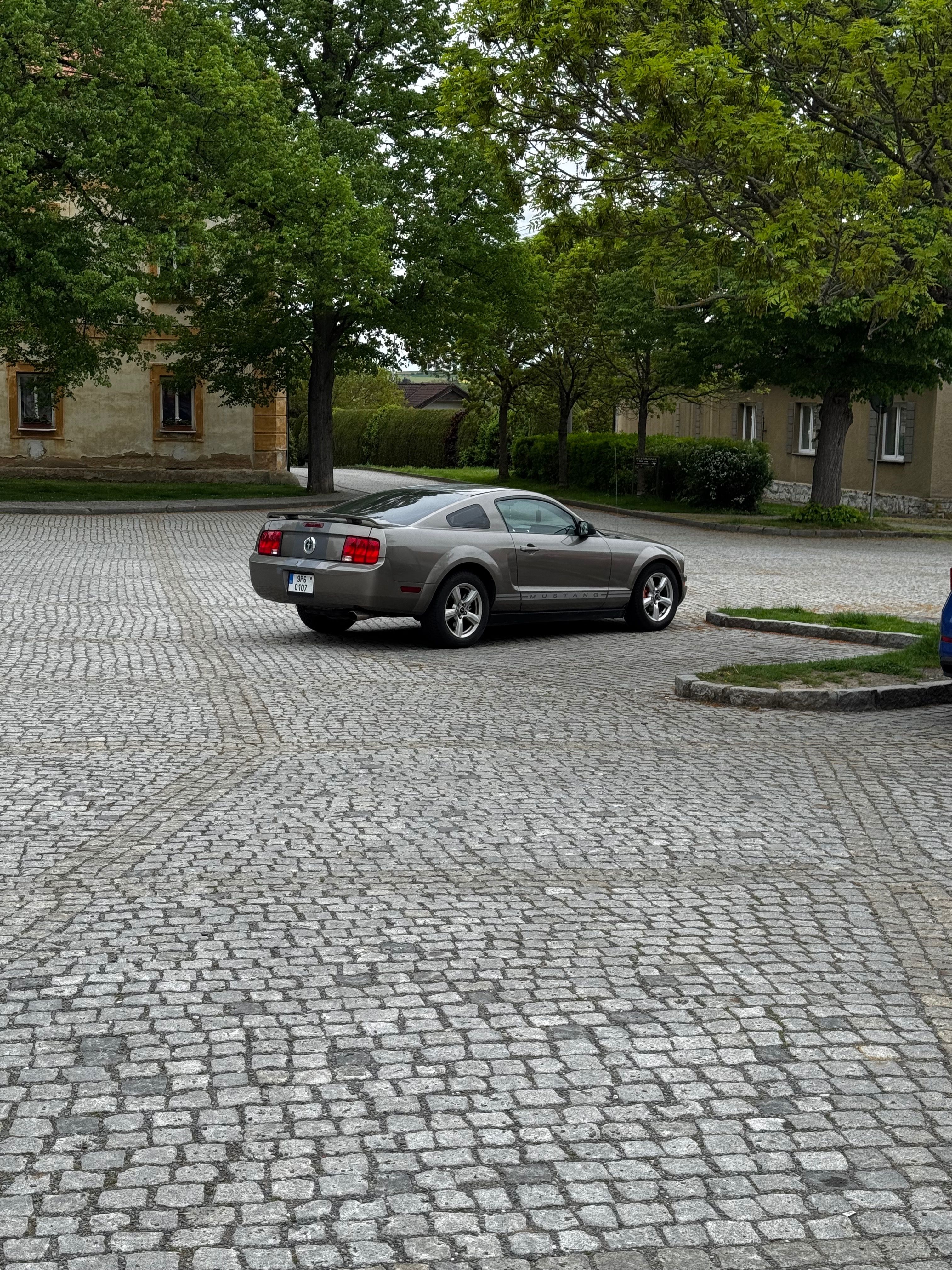 Ford Mustang, Ford Mustang 4.0 V6 - fotka 4