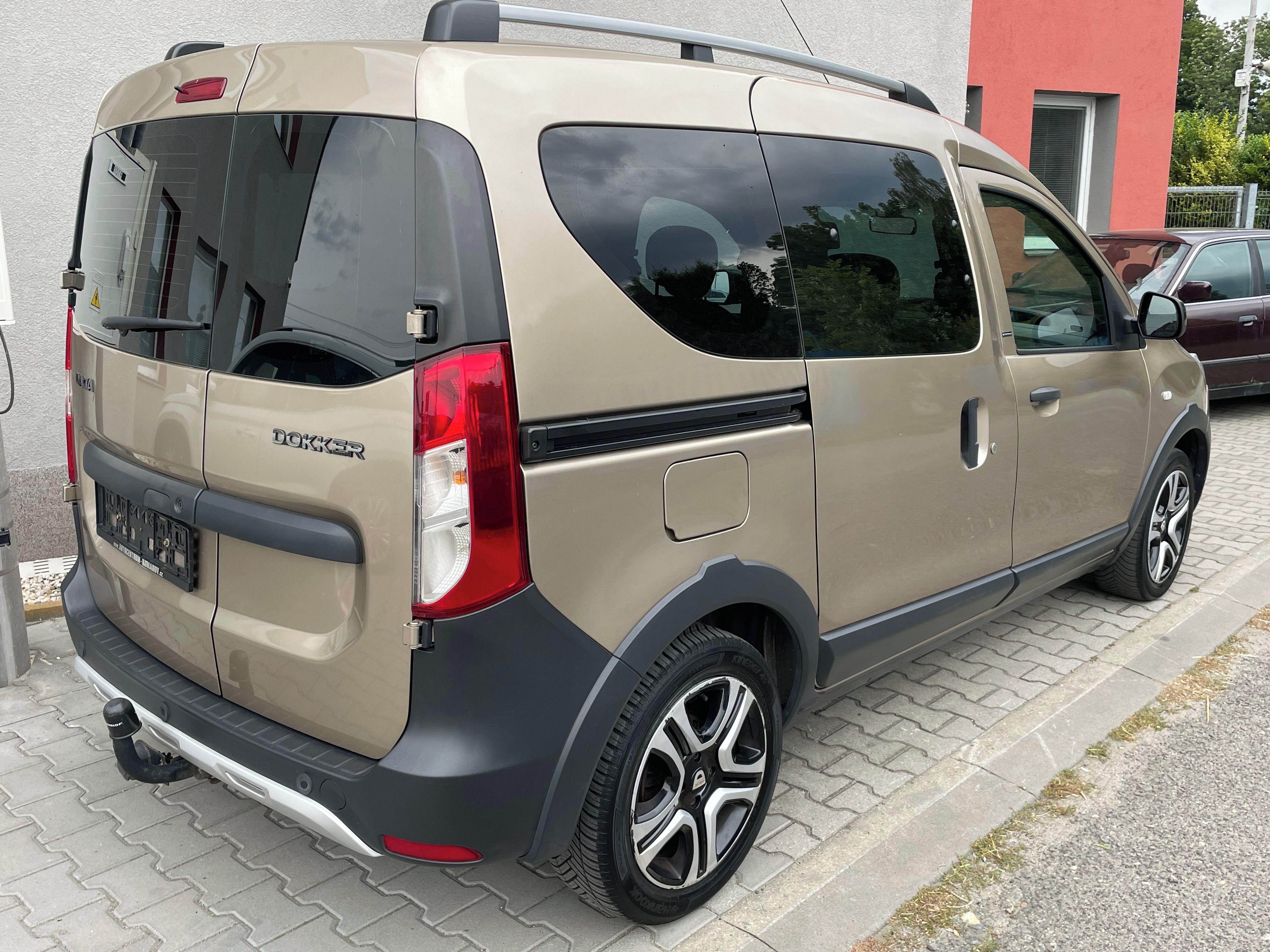 Dacia Dokker, 1.6 SCe 75kW Stepway Tažné - fotka 6