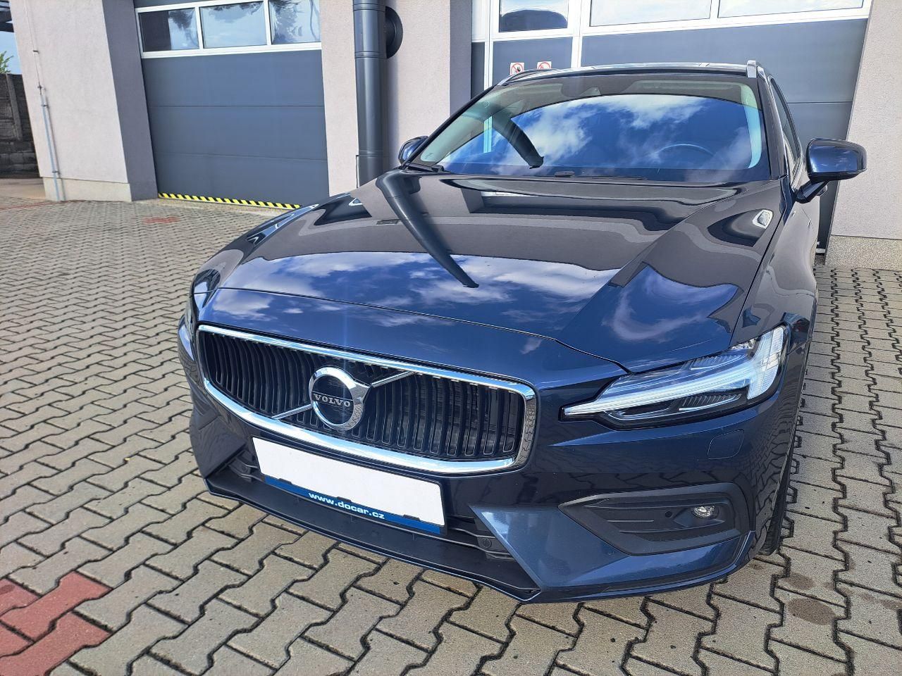Volvo V60, 2.0 B4 Momentum, ZÁRUKA - fotka 4