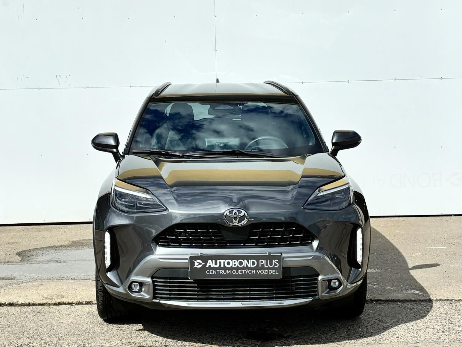 Toyota Yaris Cross, 1.5 HSD 130k e-CVT AWD Executi - fotka 4