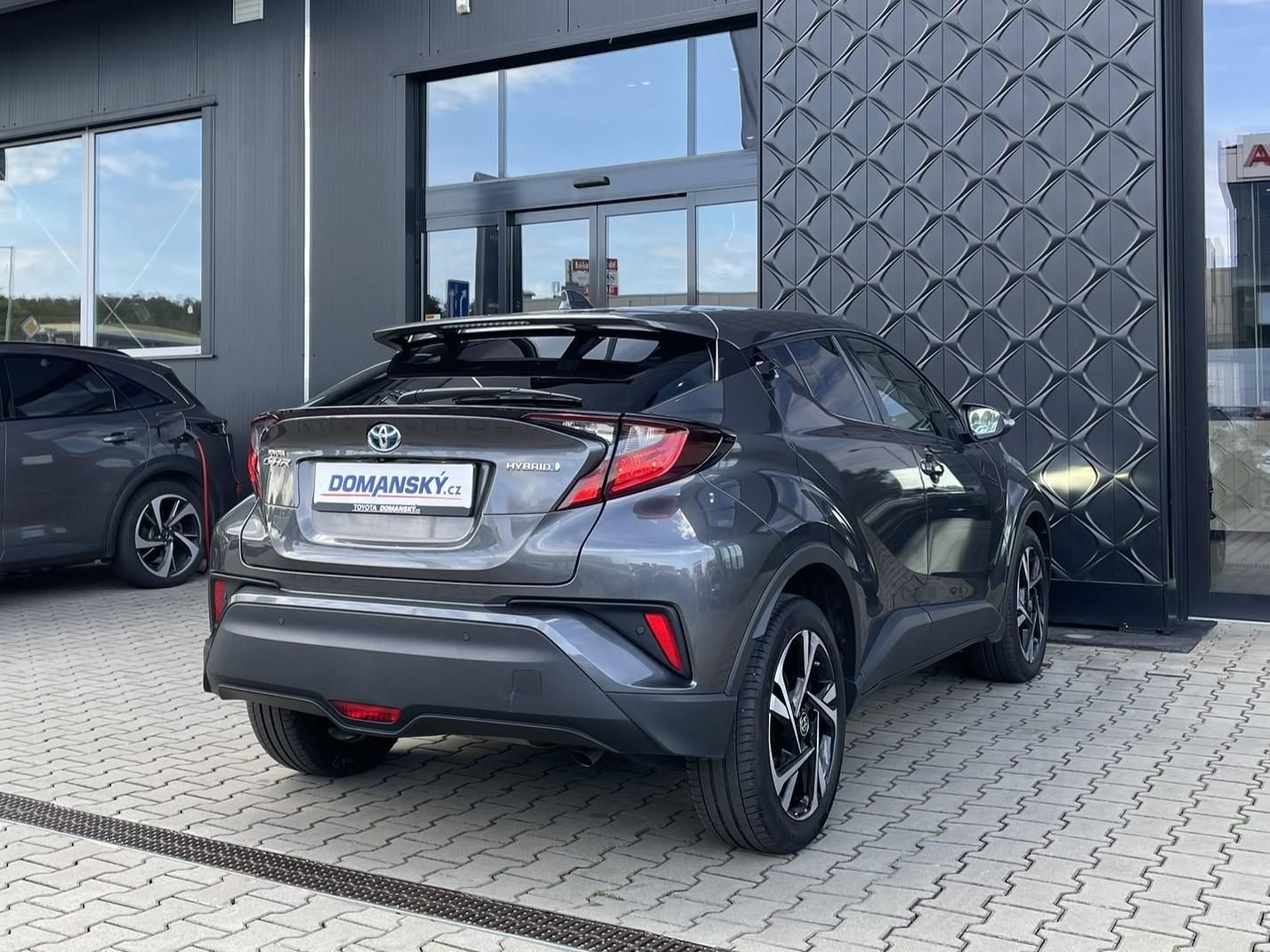 Toyota C-HR, STYLE 1.8 Hyb. 90 kW - fotka 3