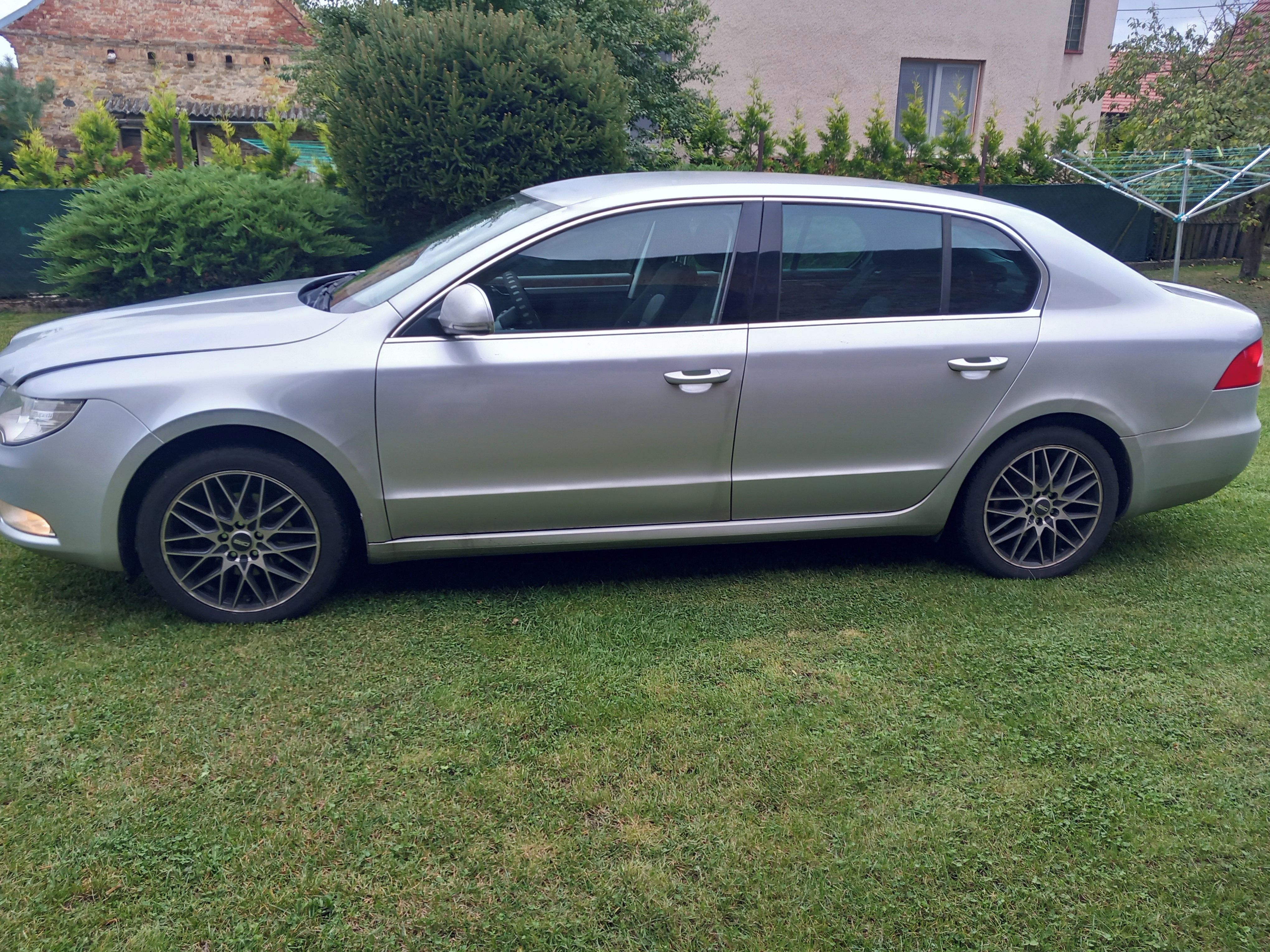 Škoda Superb, Superb 2,0tdi bez investic - fotka 3