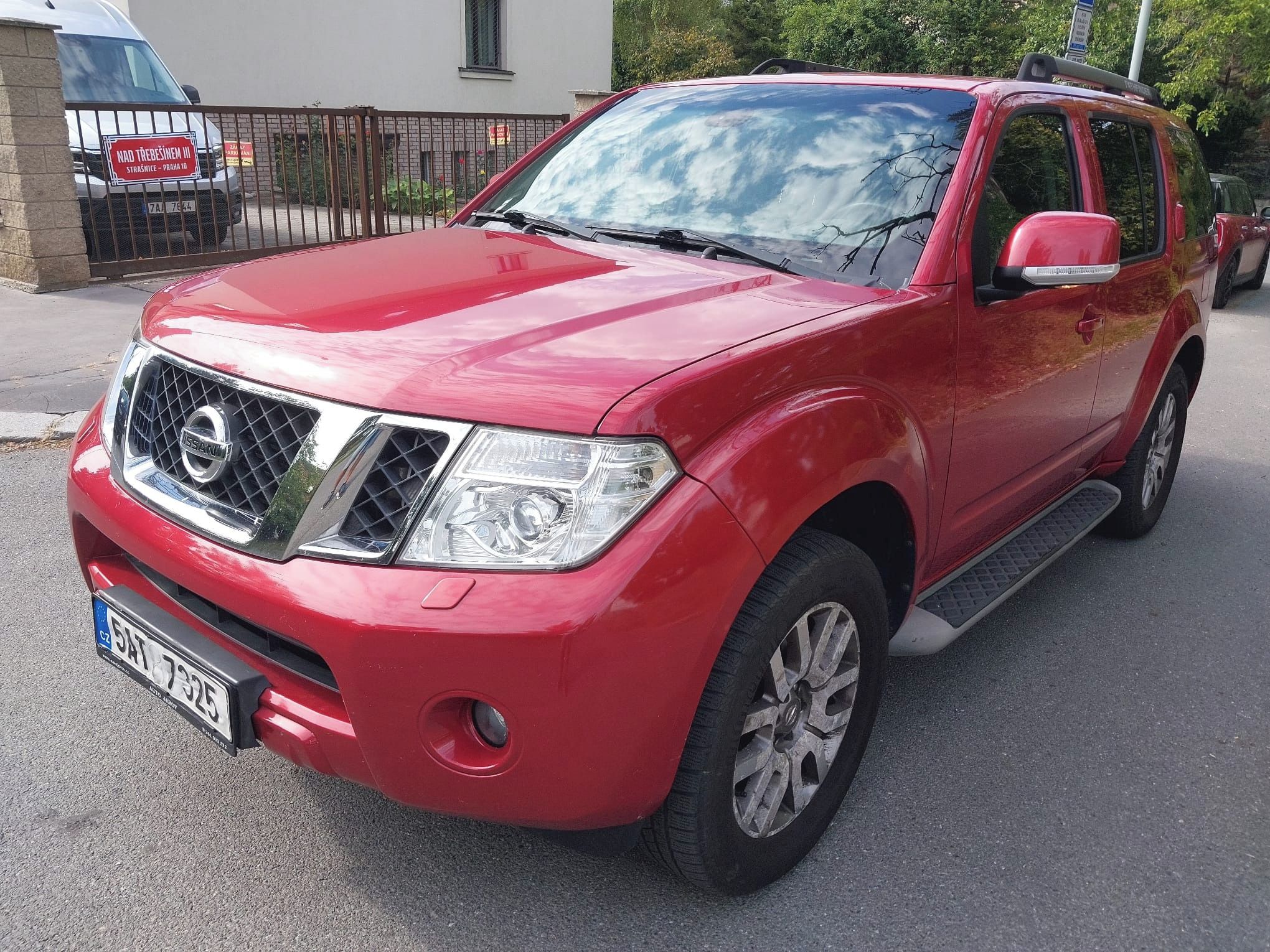 Nissan Pathfinder, 2.5 DCi 140 kW Automat 7míst