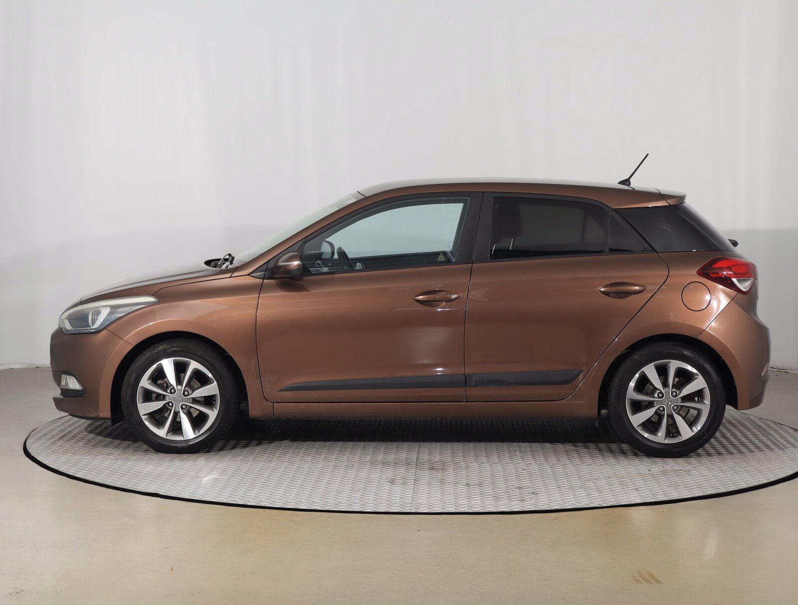 Hyundai i20, 1.2, Serv.kniha - fotka 3