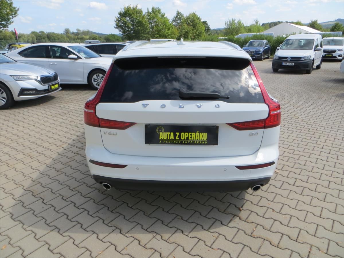 Volvo V60, 2,0 D 145kW Momentum mHEV AUT - fotka 6