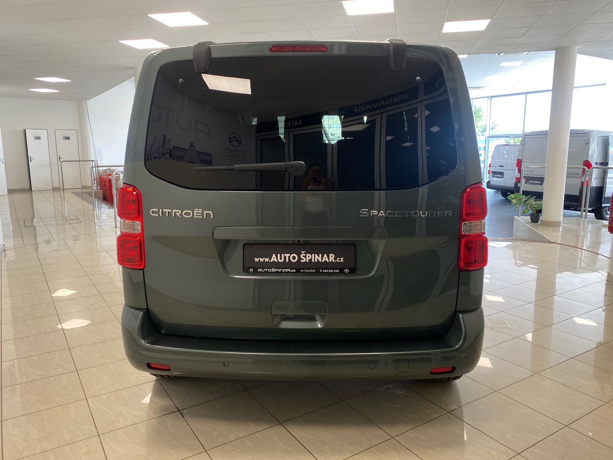 Citroën SpaceTourer, FEEL M 2.0 HDi 180k EAT8 8 mís - fotka 6