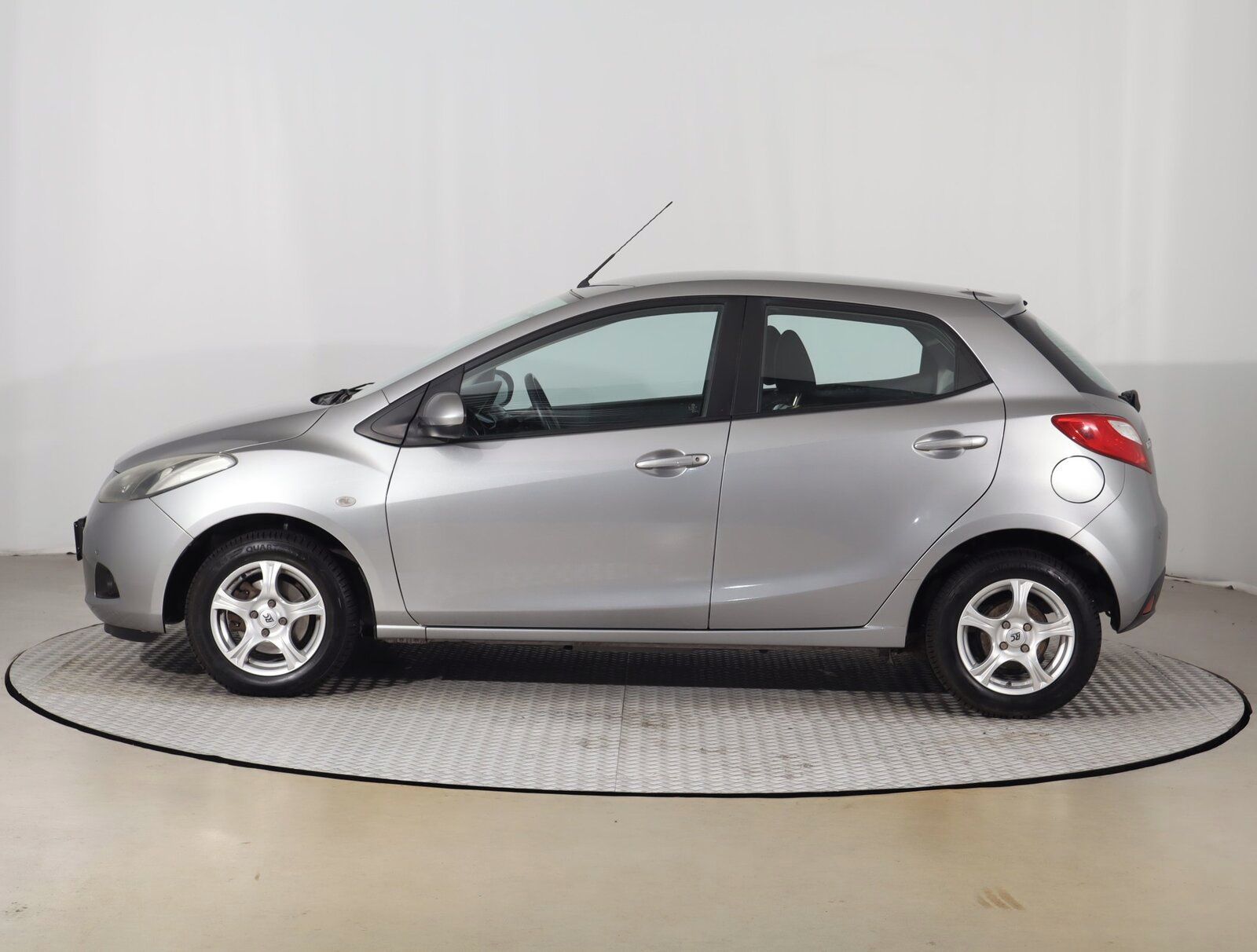 Mazda 2, 1.3 i - fotka 3