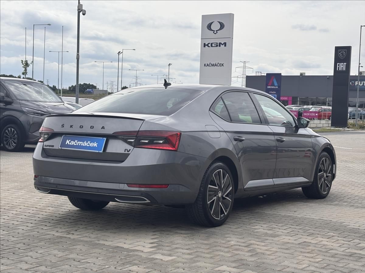 Škoda Superb, 1,4 160kW iV Sportline DSG - fotka 5