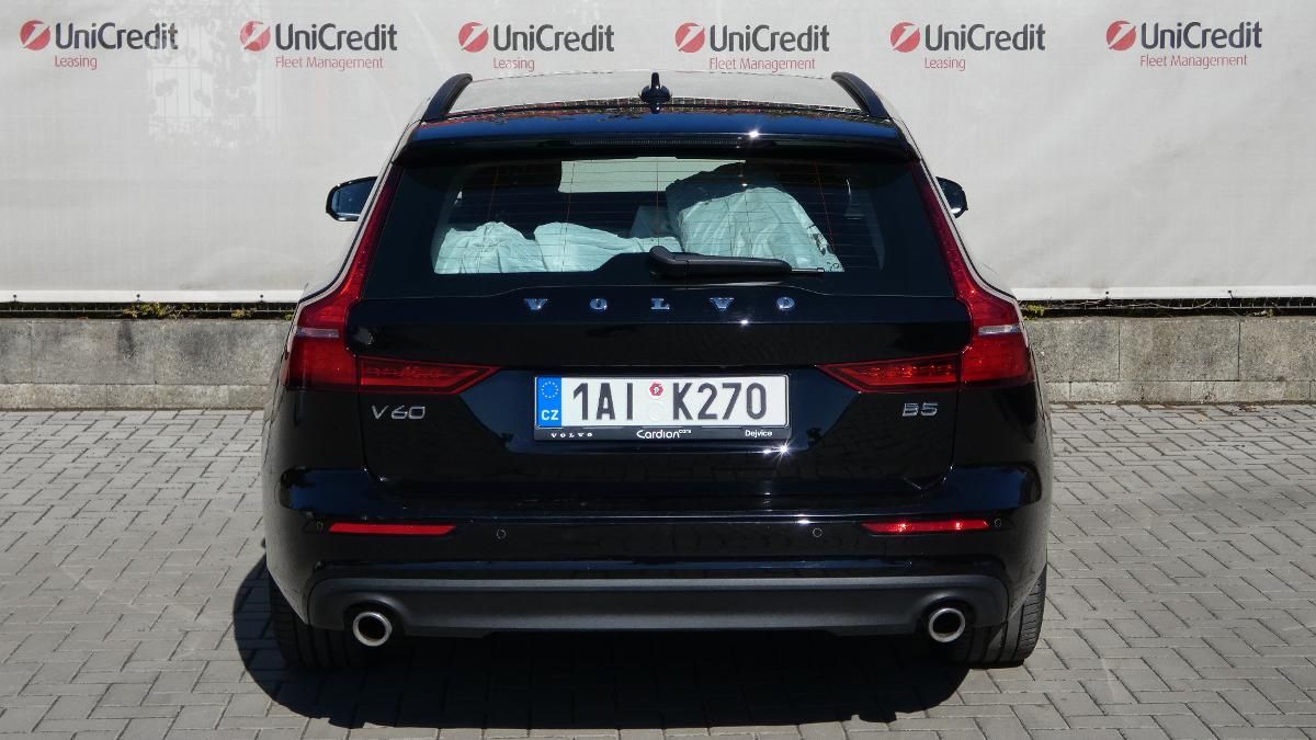 Volvo V60, B5 AWD Momentum Pro - fotka 4