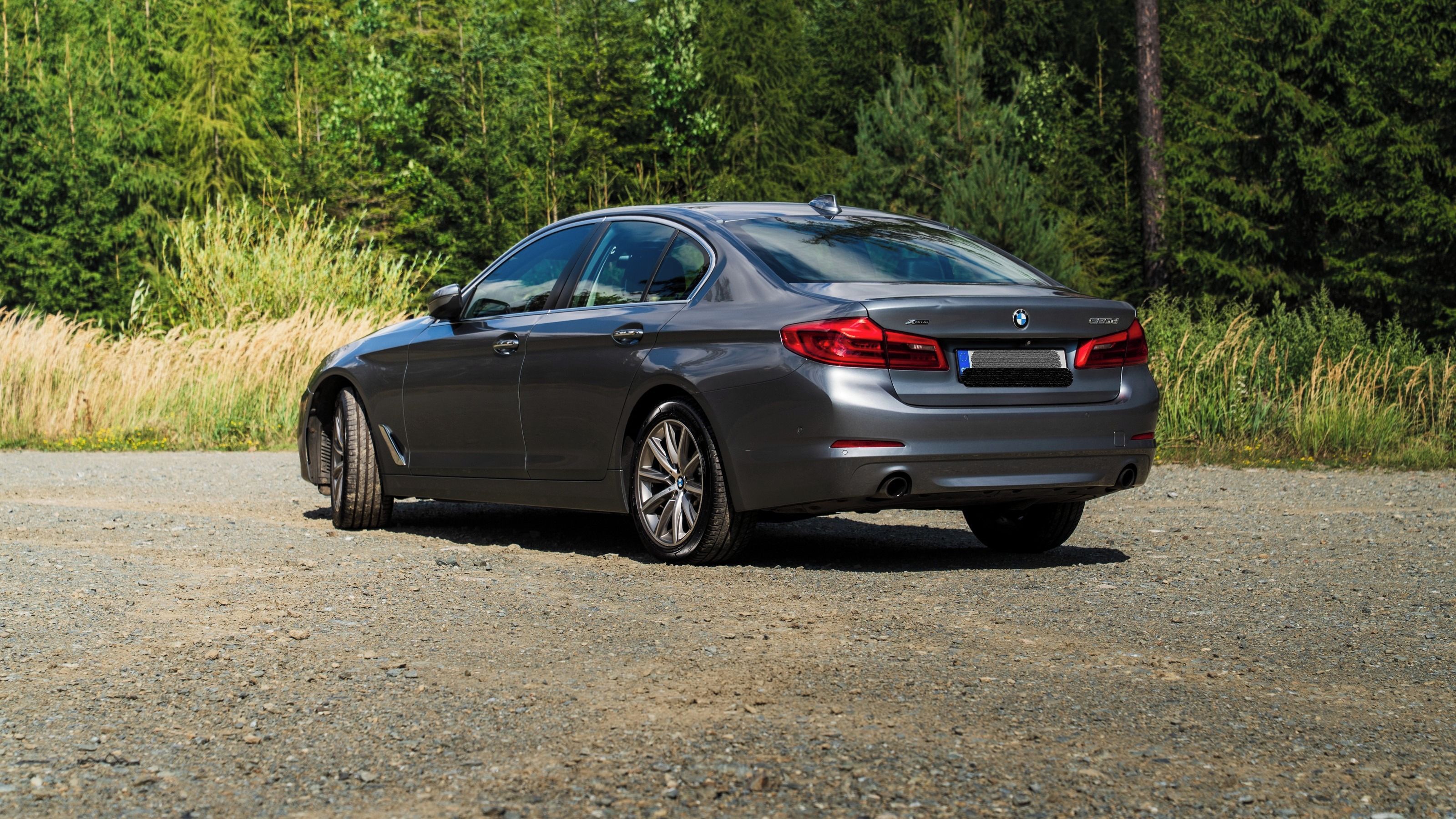 BMW Řada 5, XDRIVE - fotka 4