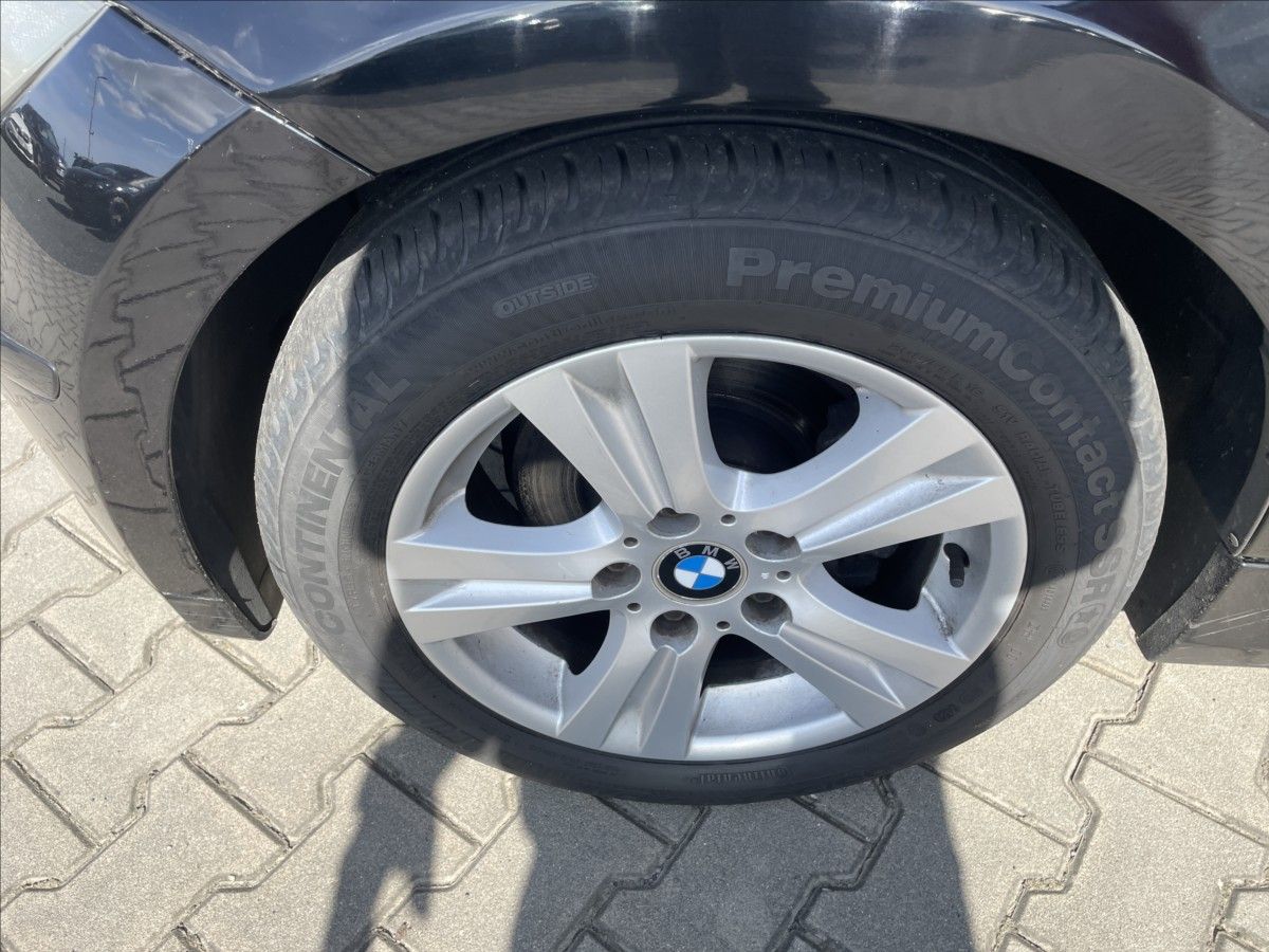 BMW Řada 1, 2,0 D DIGIKLIMA NOVÁ STK - fotka 6