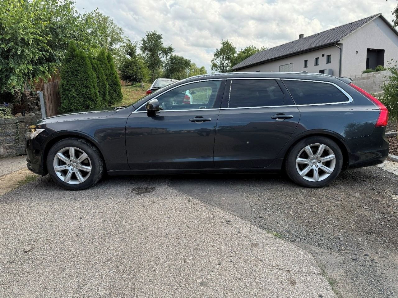 Volvo V90, D4 AWD Momentum AT8, ČR - fotka 4