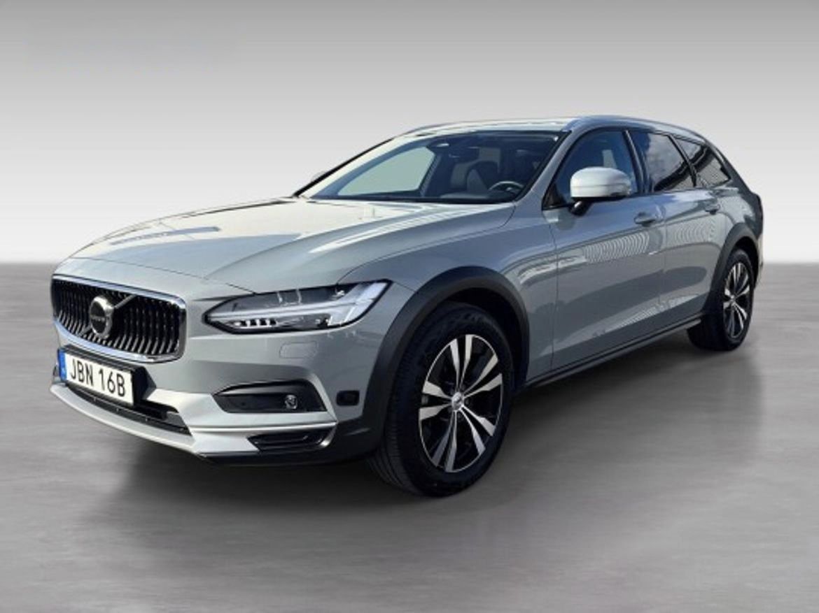 Volvo V90, CC B4 AWD Core NezTop Tažné