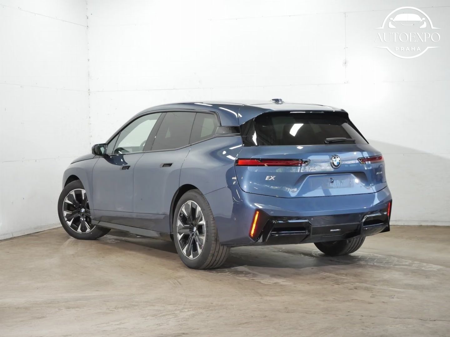 BMW iX, xDrive45 M Sportpaket* - fotka 3