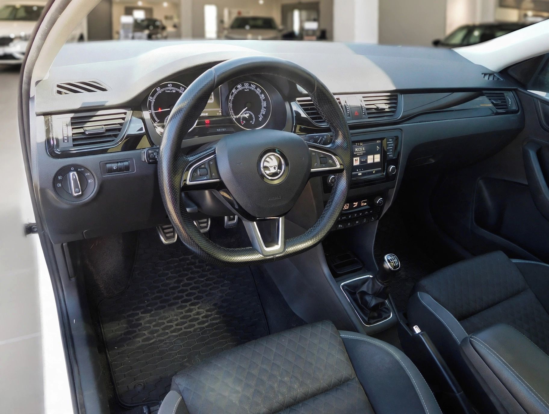 Škoda Rapid, 1.0 TSI 81kW Style Plus, TOP - fotka 5
