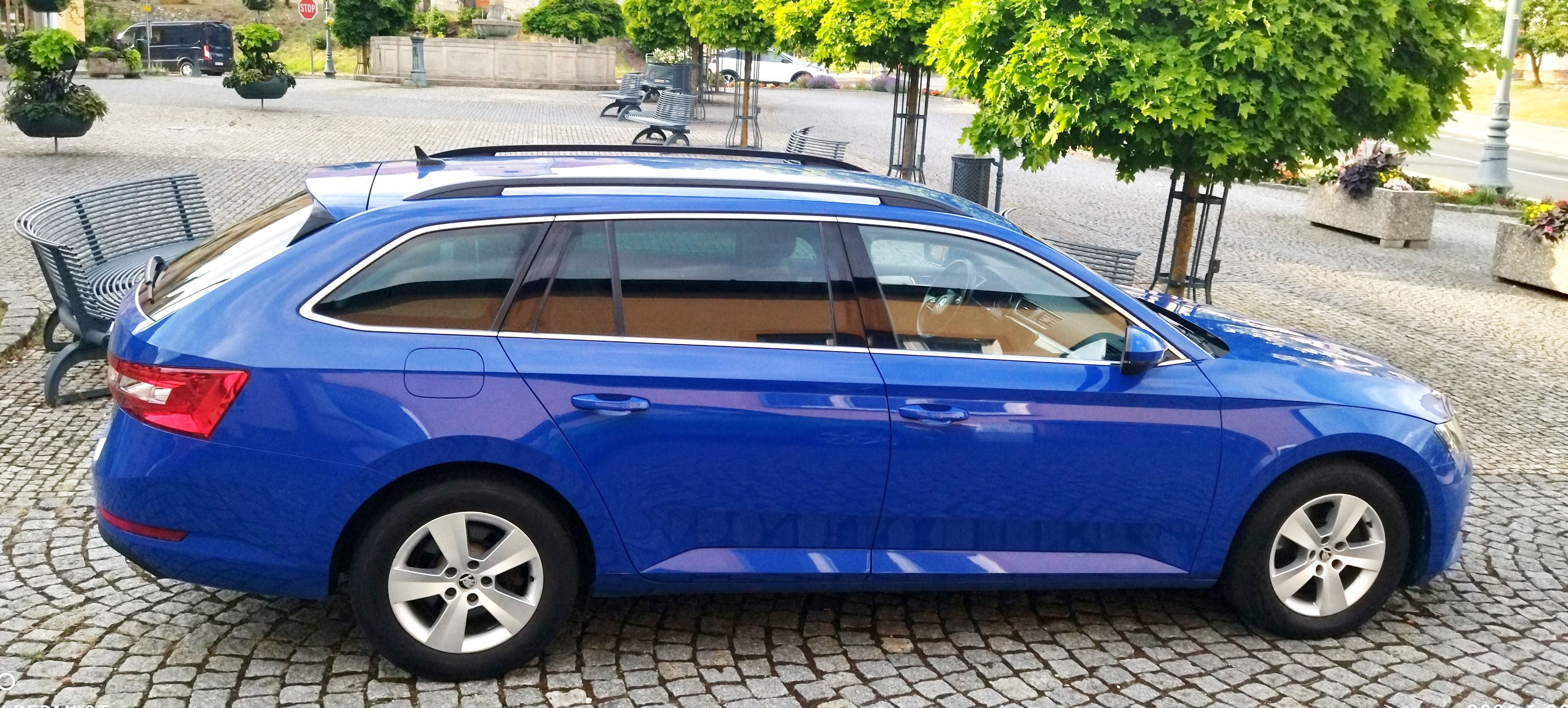 Škoda Superb, kombi 2,0TDI 110KW super stav! - fotka 6