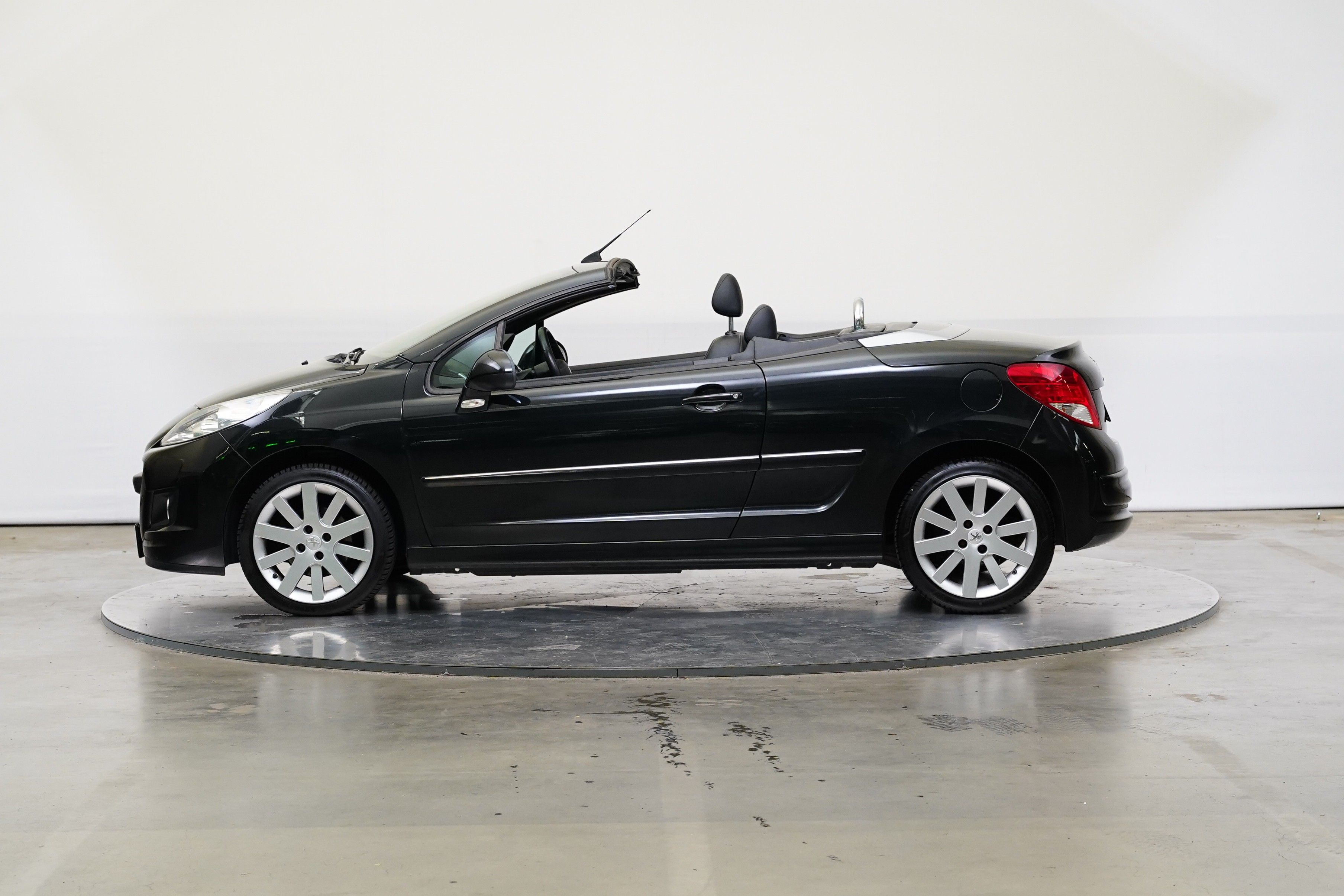 Peugeot 207, 1.6 i 88 kW Allure - fotka 3