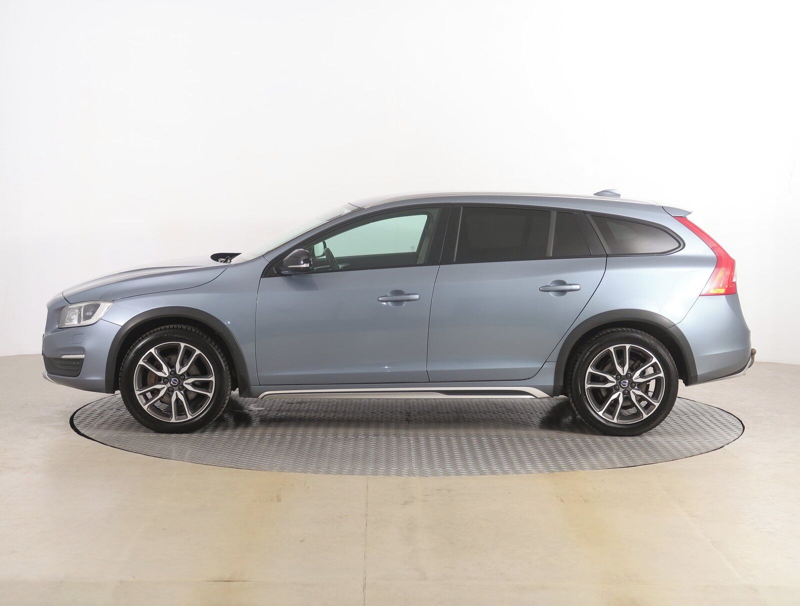 Volvo V60, D4 2.4 AWD, 4X4, Automat - fotka 3