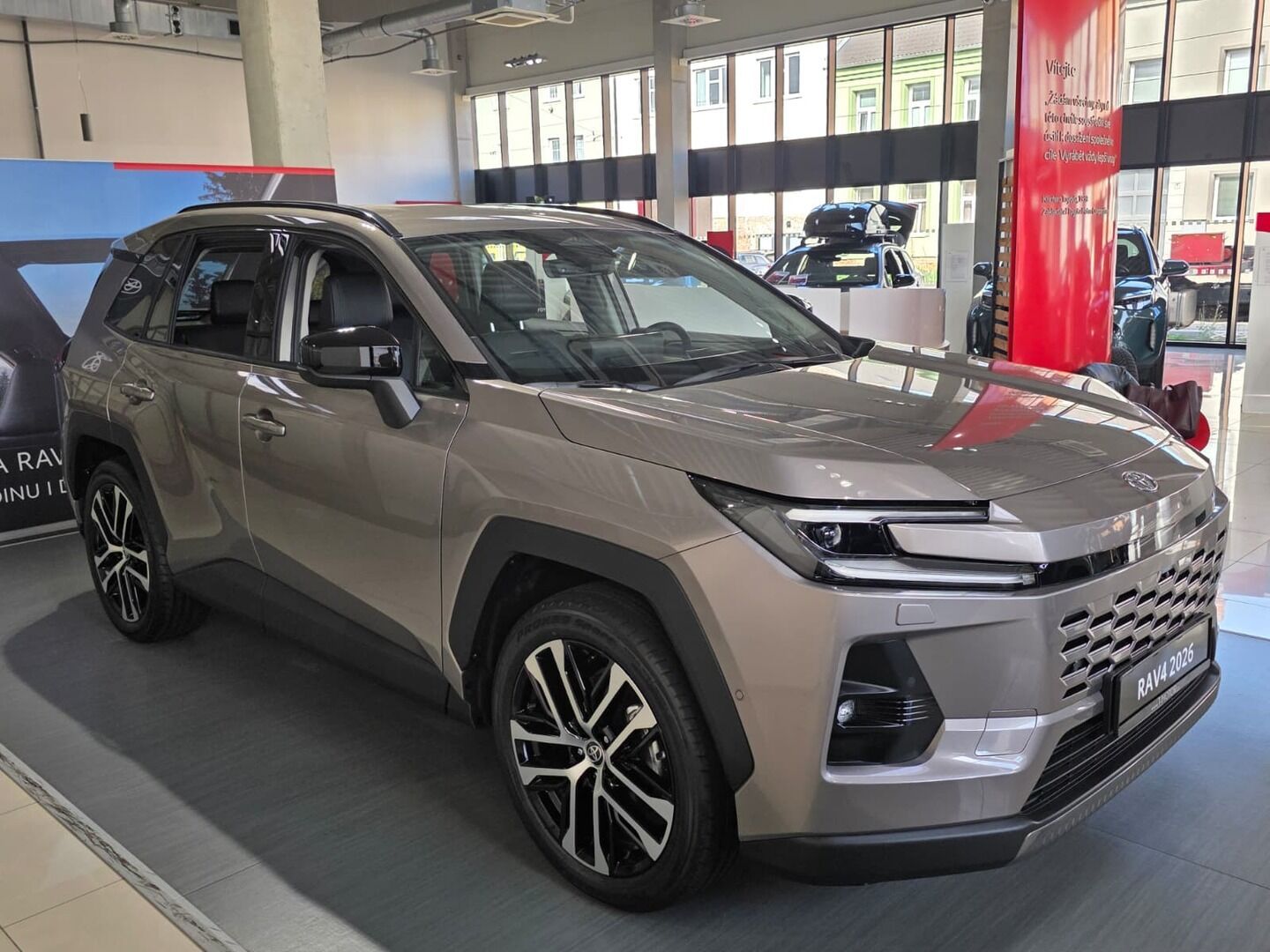 Toyota Rav4, 4x4 PHEV Executive Na IČO - fotka 2