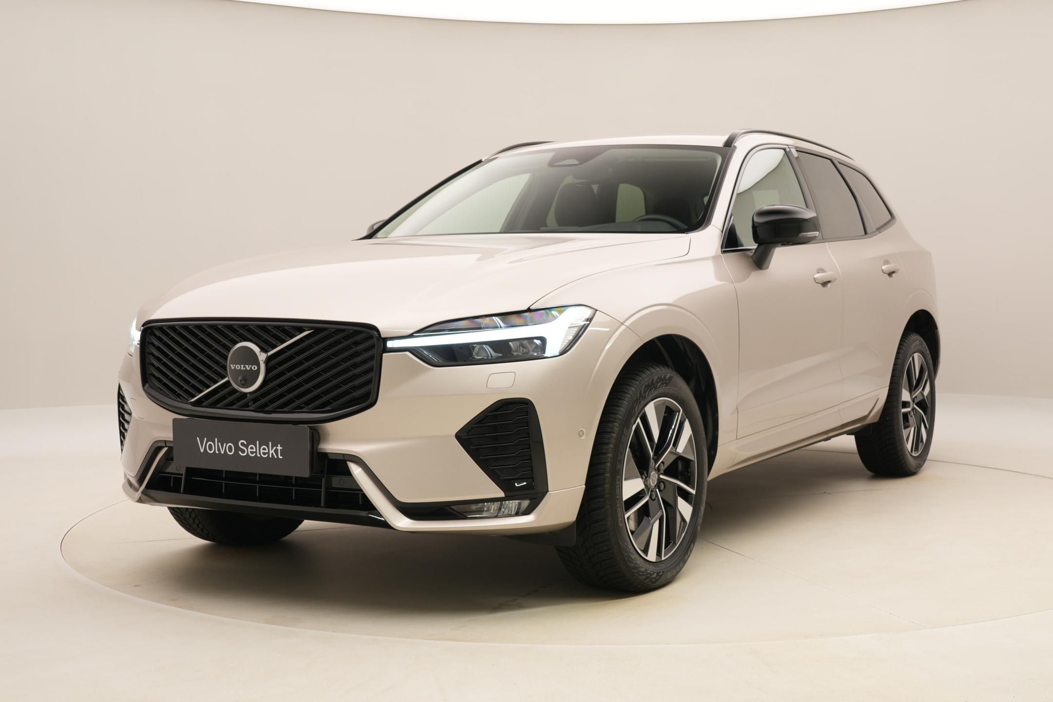 Volvo XC60, B5 AWD PLUS DARK VZDUCH