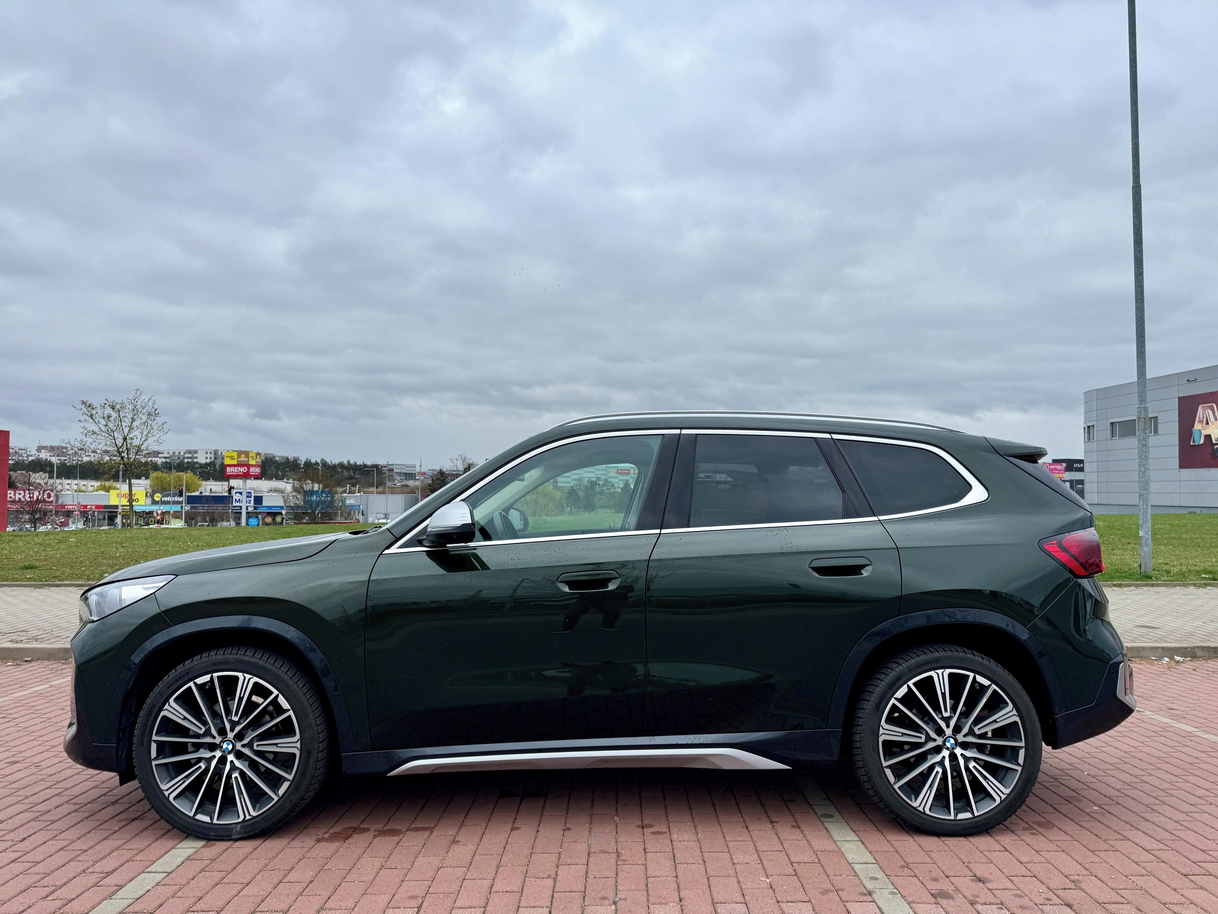 BMW X1, 2.0 TDi, 4x4, MPacket, 20"kola - fotka 4