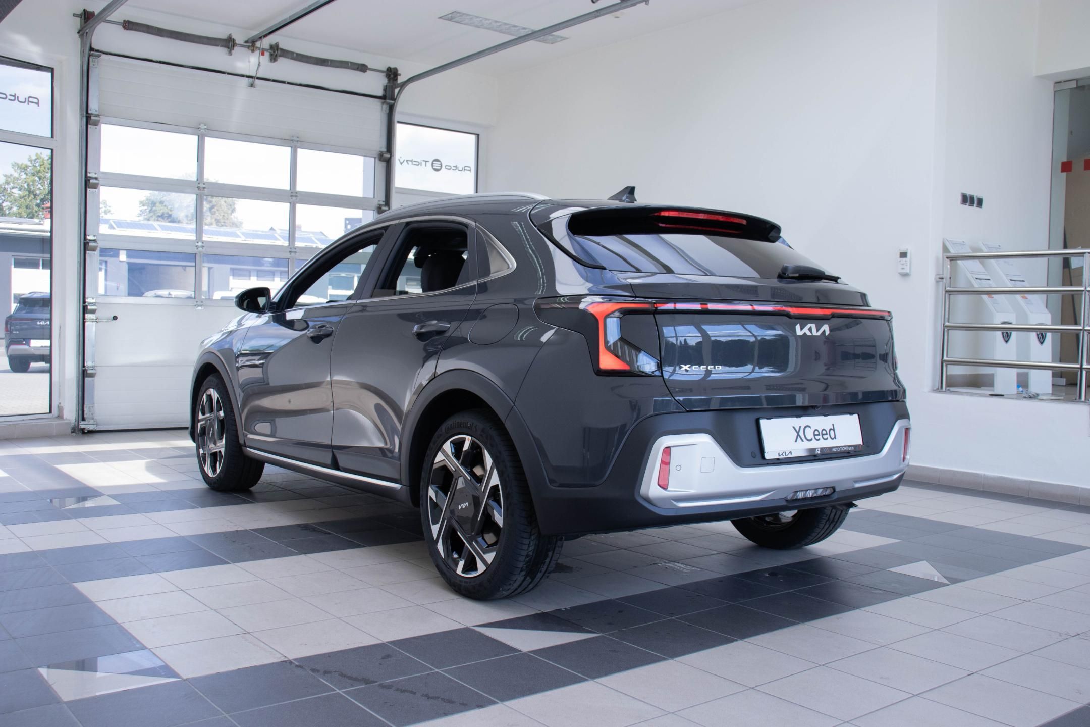 Kia XCee´d, 1.6 T-GDI GPF 7DCT TOP - fotka 6
