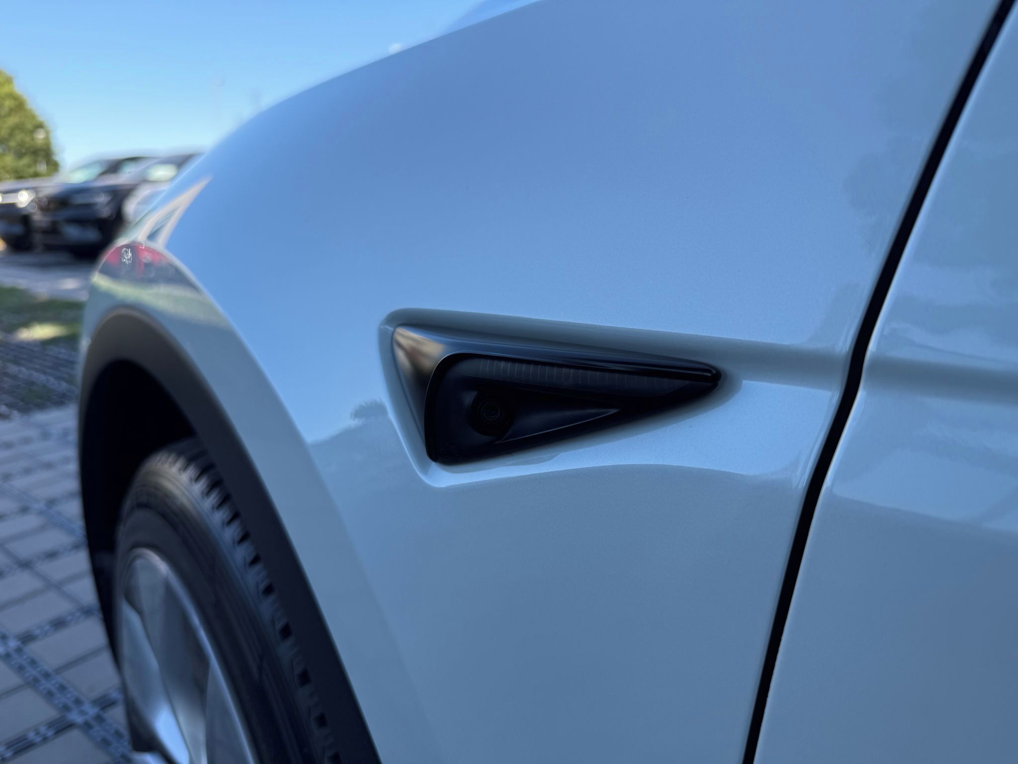 Tesla Model Y, Long Range AWD - fotka 6