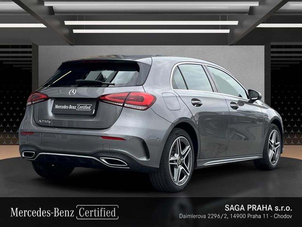 Mercedes-Benz Třídy A, A-Třída 250e AMG Line - fotka 4