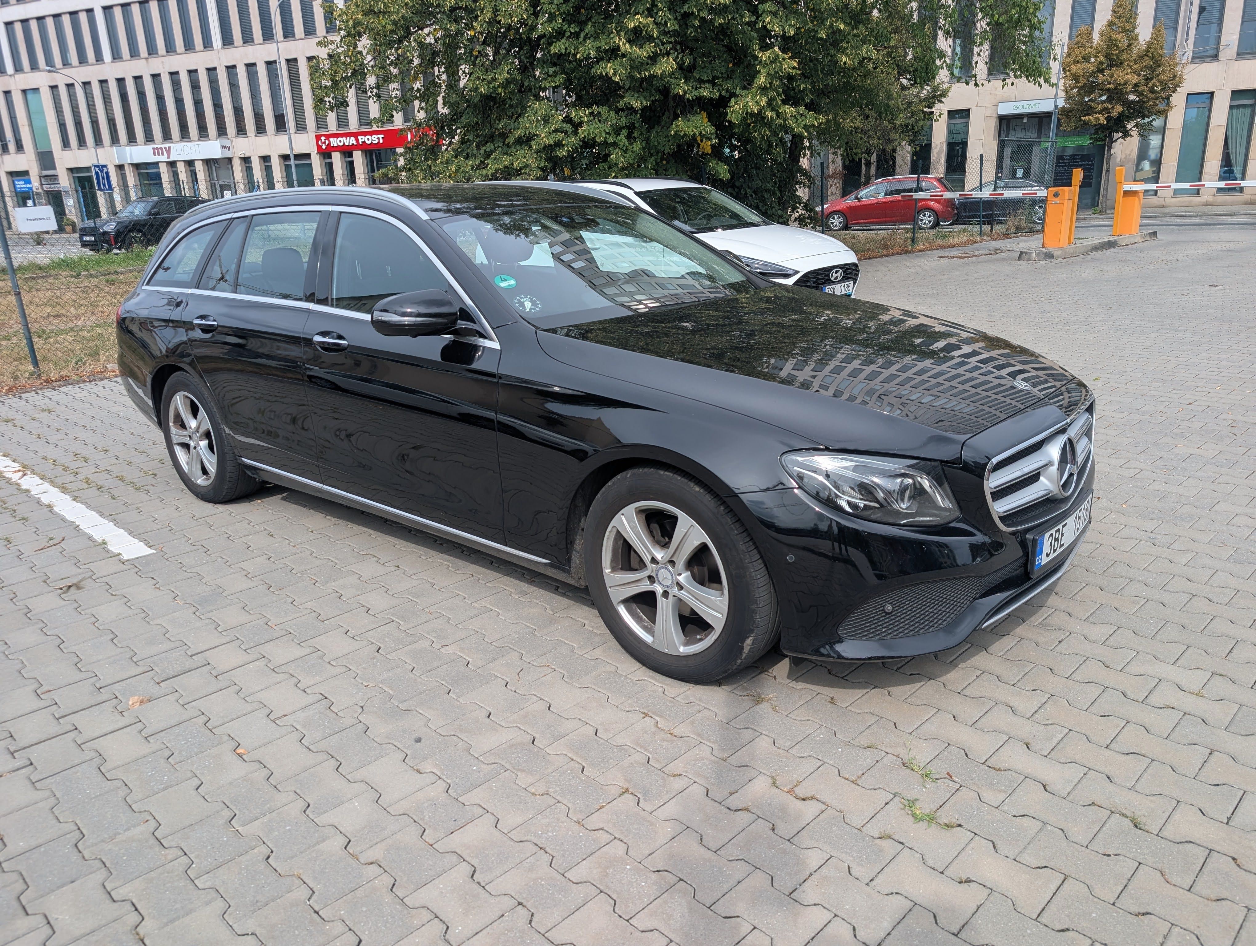 Mercedes-Benz Třídy E, 2.0. LED světla, tažné - fotka 4