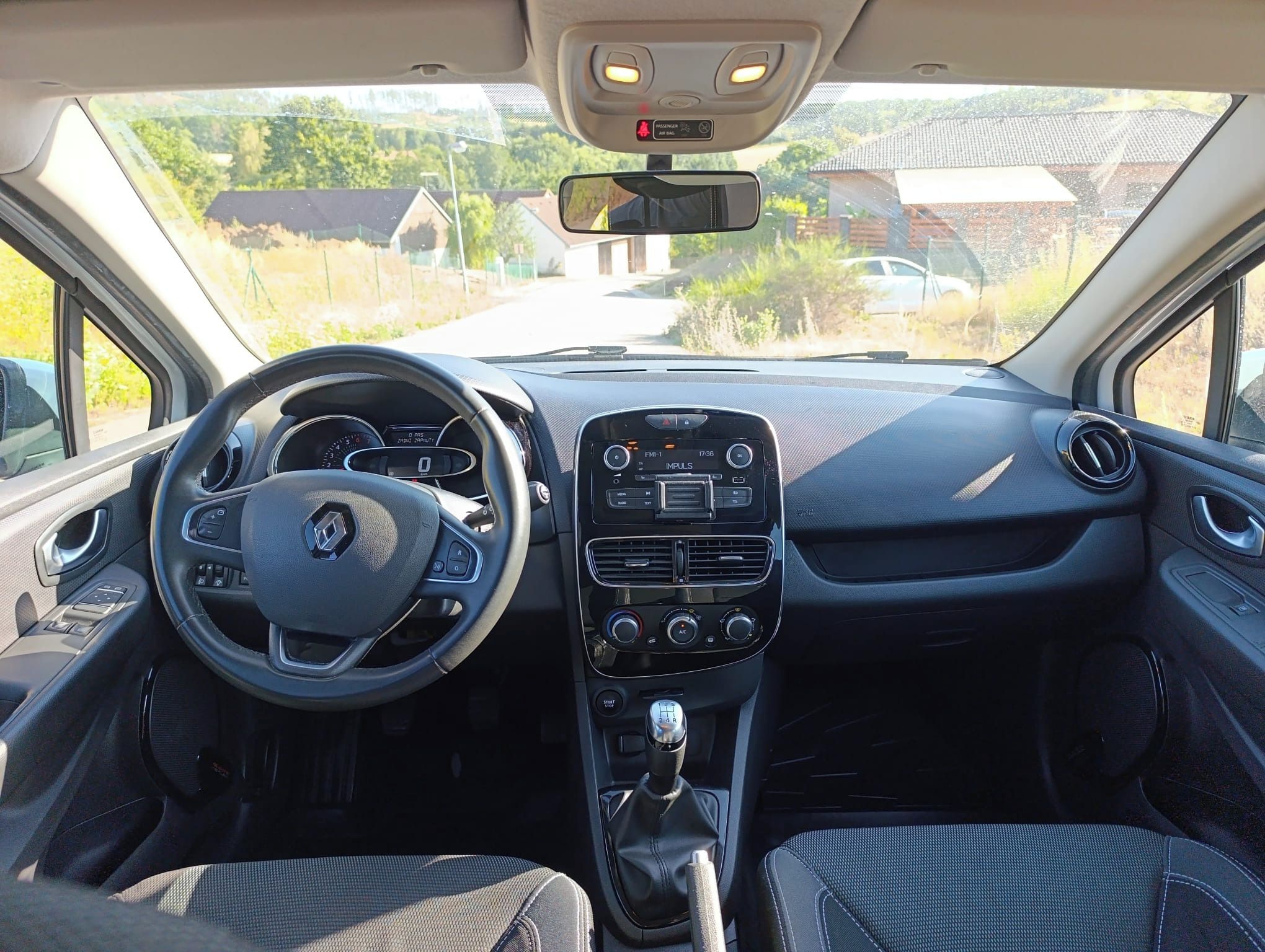 Renault Clio, 1.maj,ČR,serv.k,záruka,tažné! - fotka 5