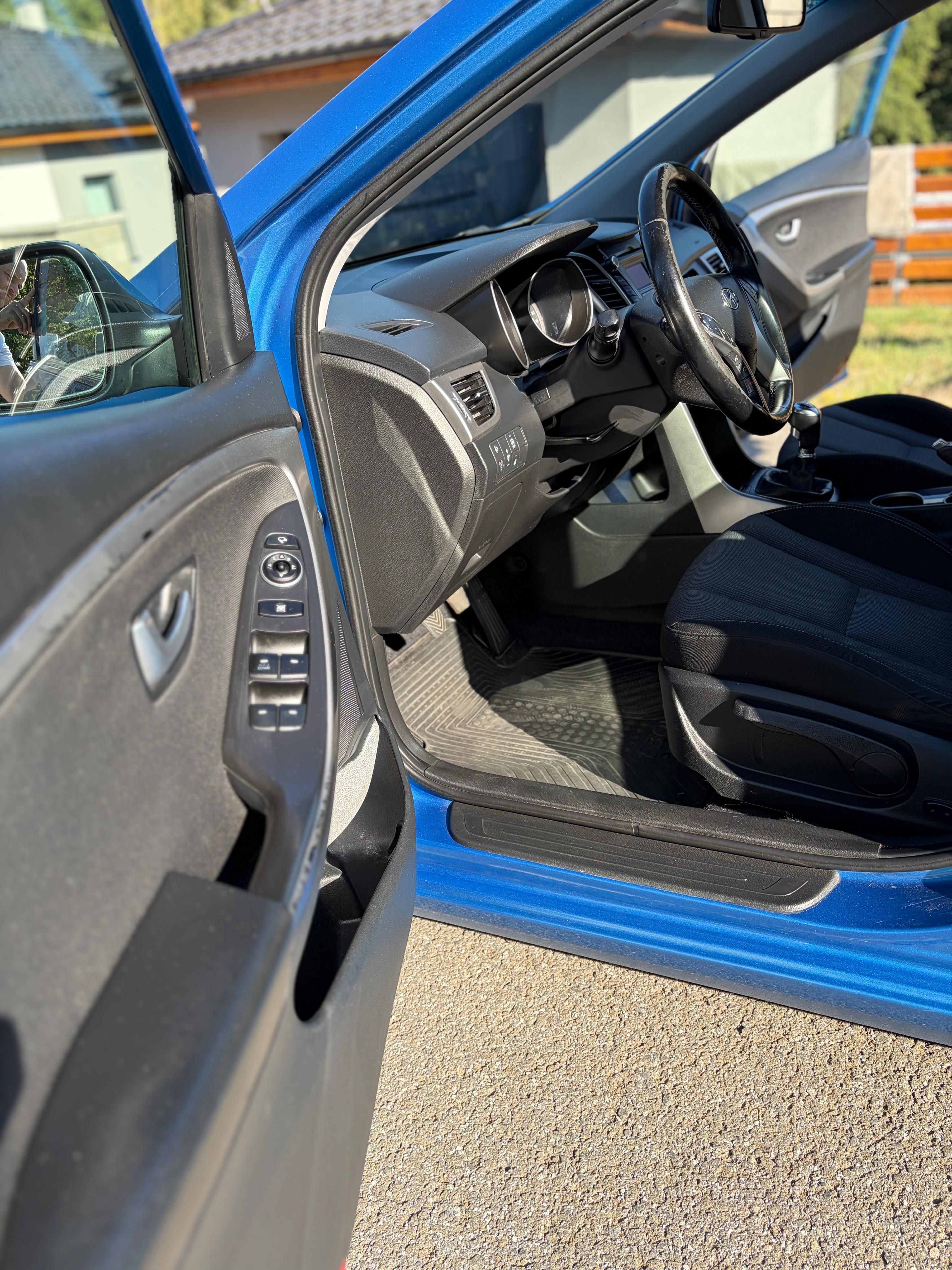 Hyundai i30, Hyundai i30 Kom. 1.6 CRDi - fotka 5