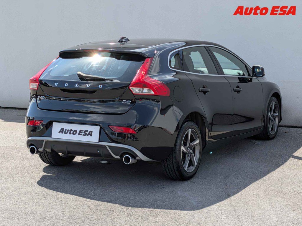 Volvo V40, 2.0d,NAVI,XENON,POLOKŮŽE - fotka 6