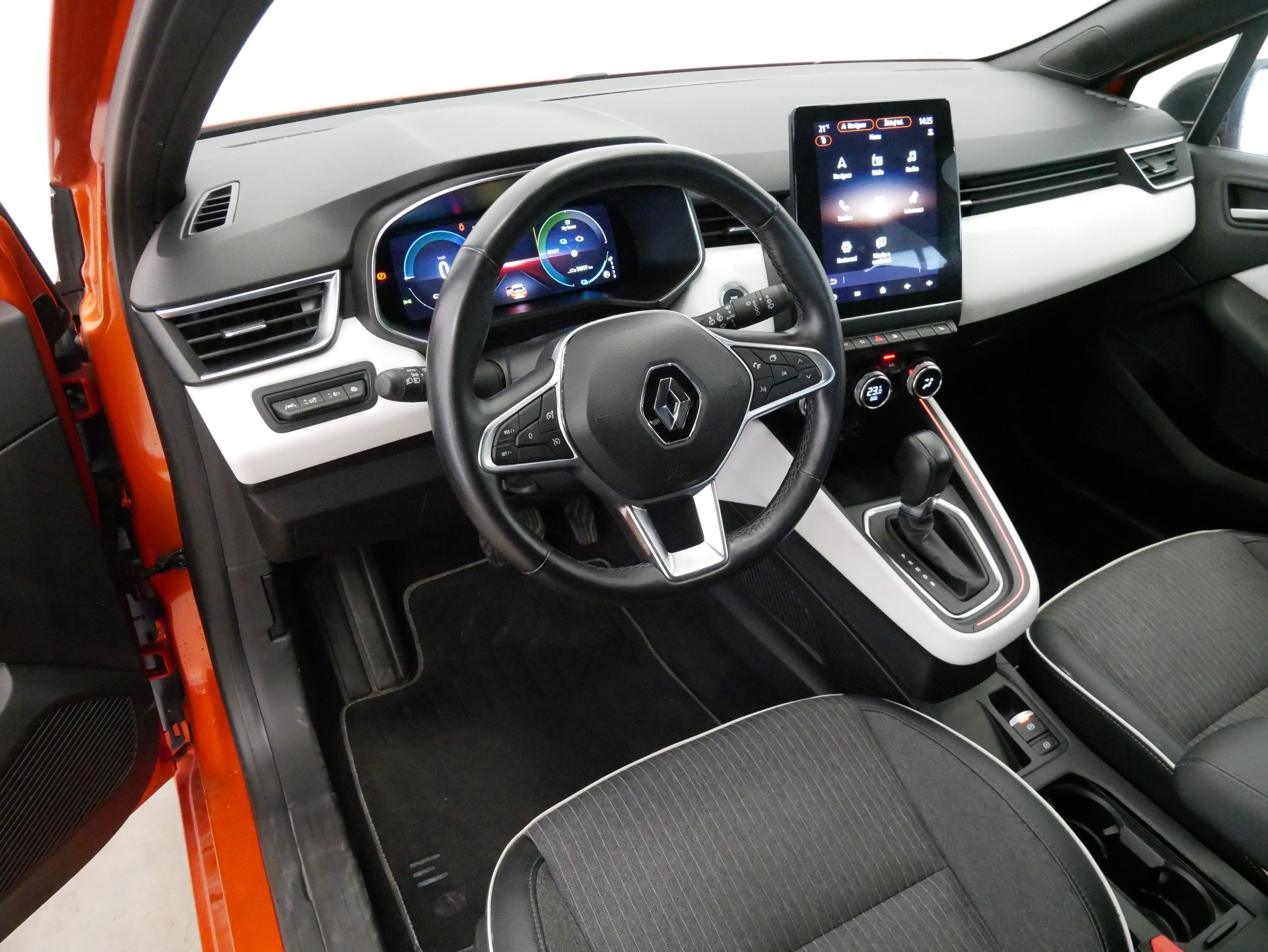 Renault Clio, 1.6 E-Tech 69 kW - fotka 5