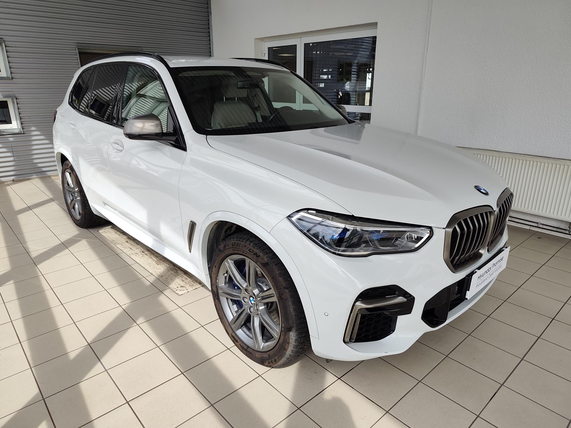 BMW X5, M50i 390kW xDrive - fotka 5