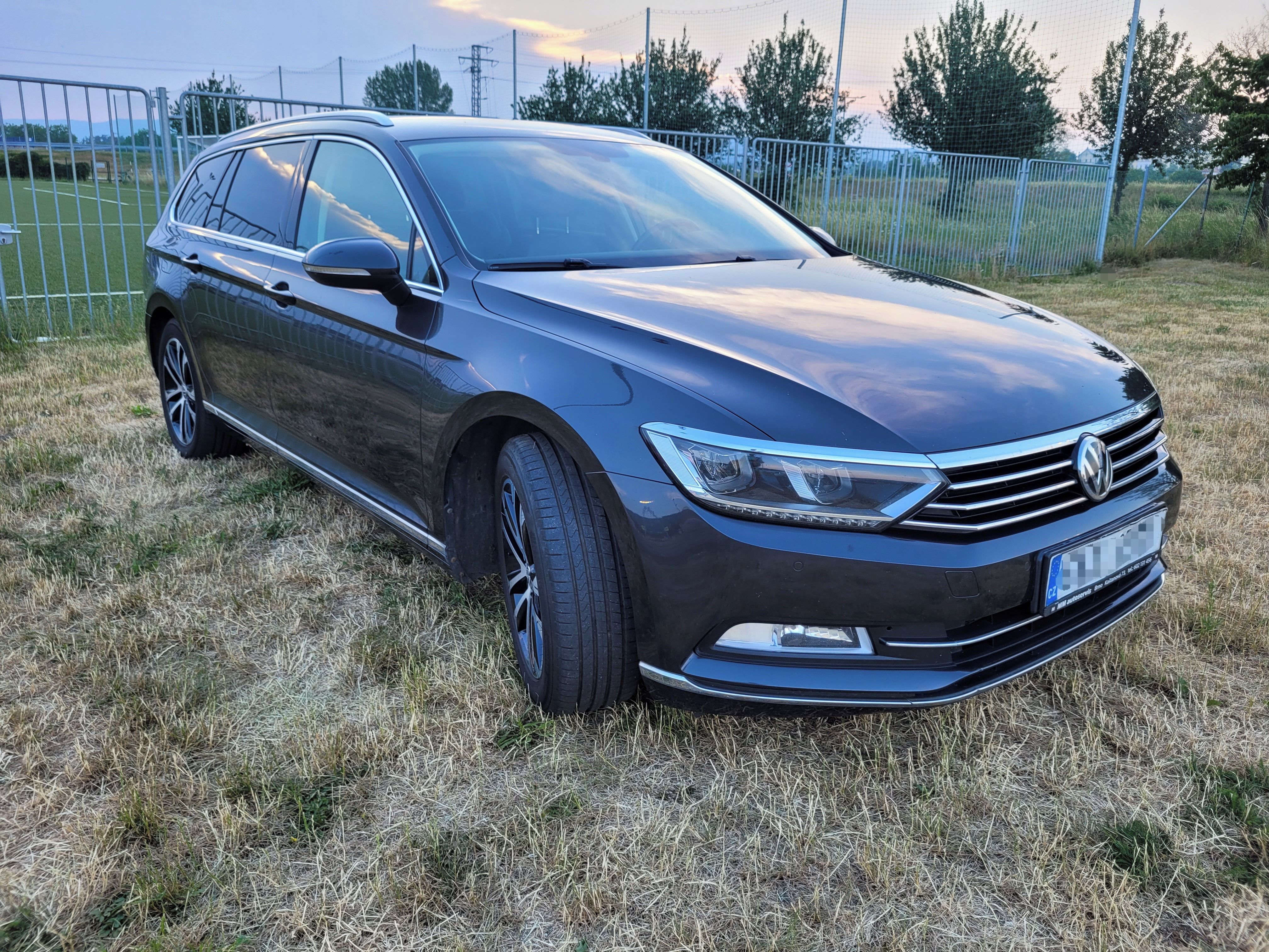 Volkswagen Passat, 2,0 TDI 110 kW, DSG, Highline - fotka 2