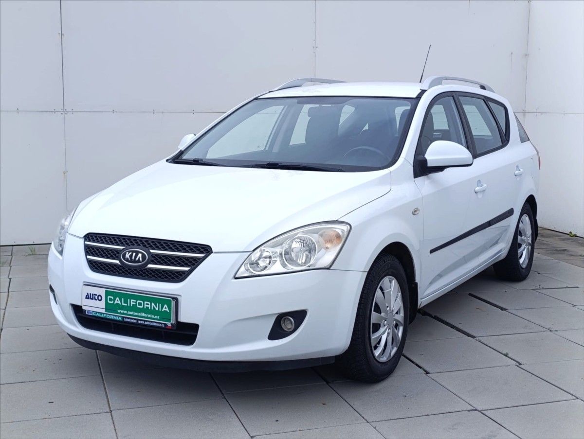 Kia Cee´d, 1,6 CVVT Aut. klimatizace ČR - fotka 2