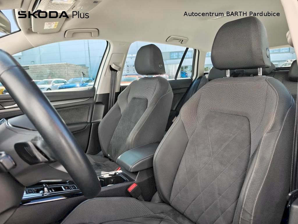 Volkswagen Golf, Variant / 1,5 eTSI / 110 kW / - fotka 6