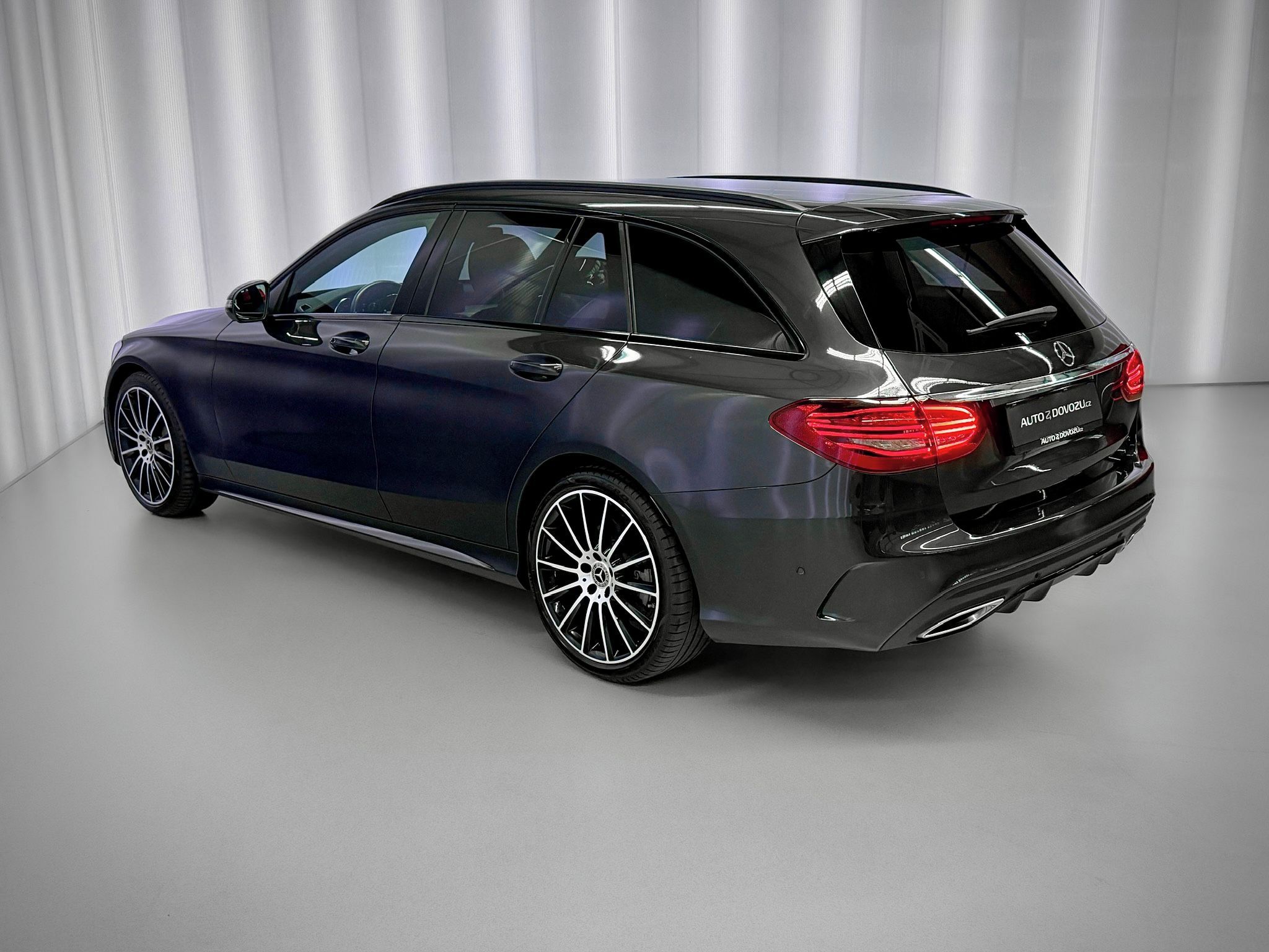 Mercedes-Benz Třídy C, 300d AMG, WEBASTO, BURMESTER, - fotka 5