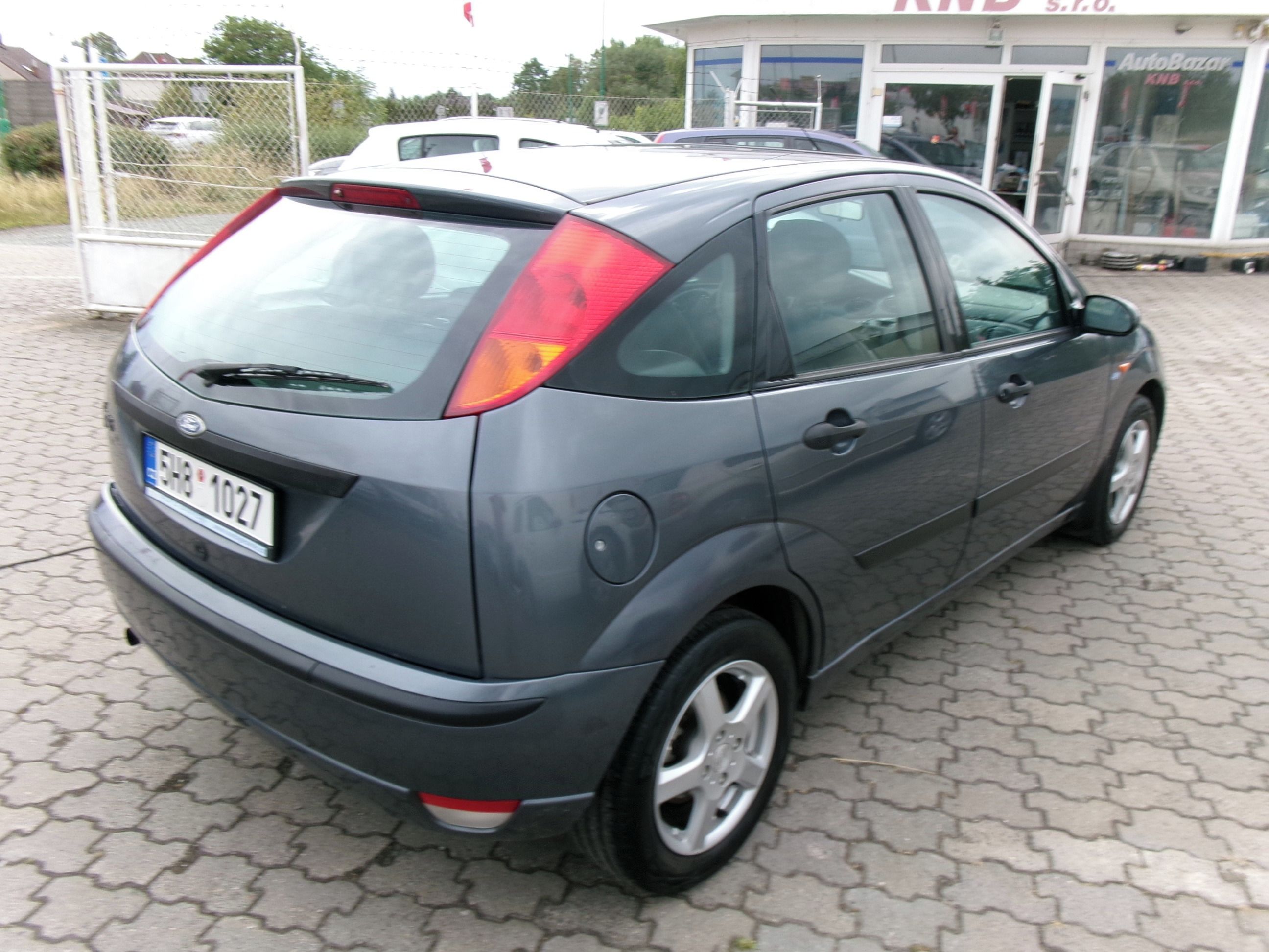 Ford Focus, 1.6i 74kw,klima,2x kola - fotka 6