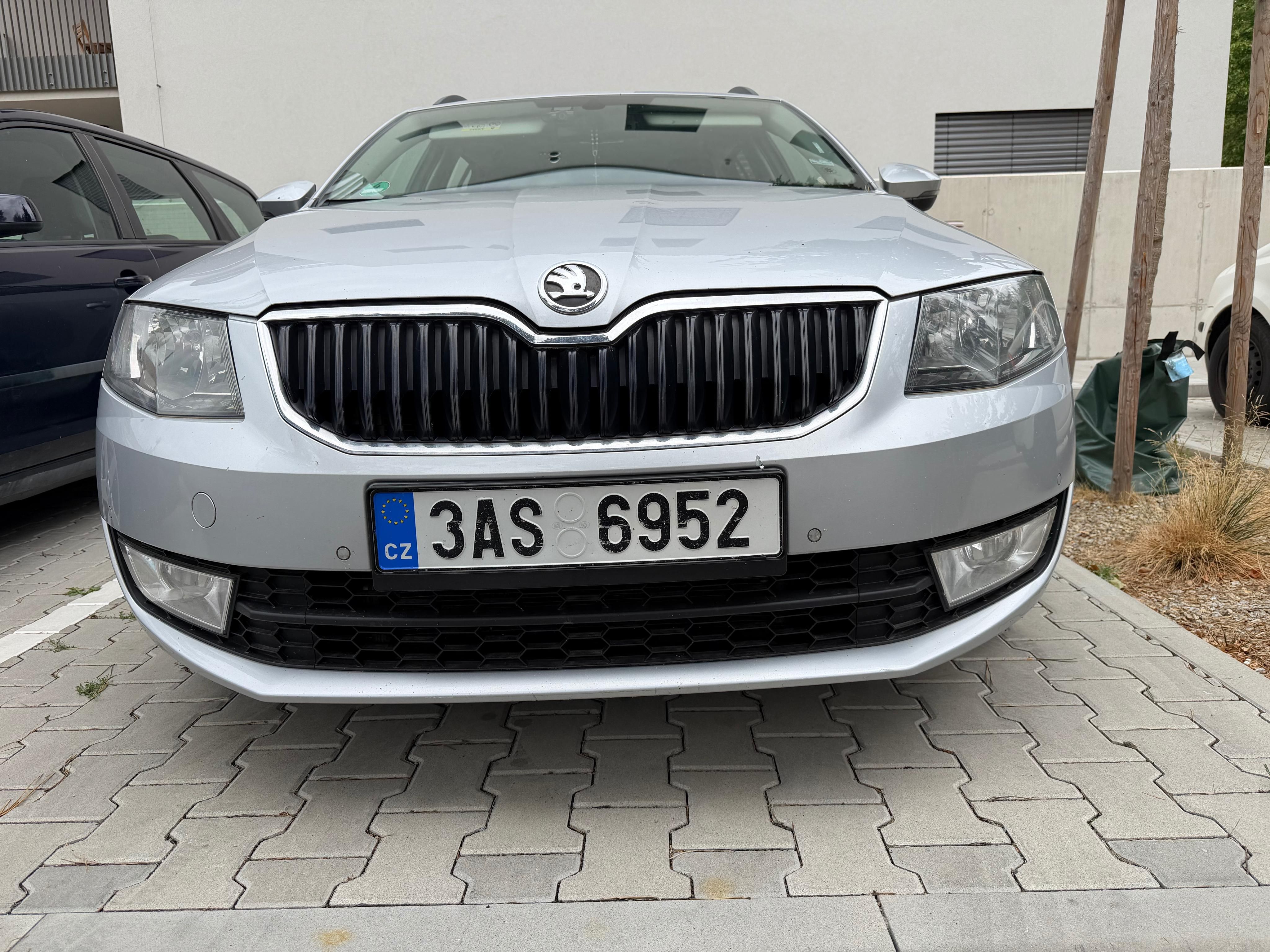Škoda Octavia, 1.6 TDI DSG, 2 sady kol - fotka 2
