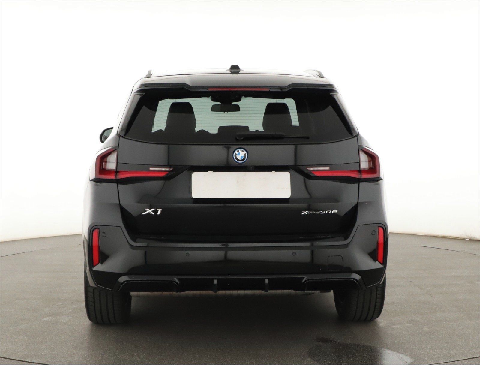 BMW X1, xDrive30e - fotka 4
